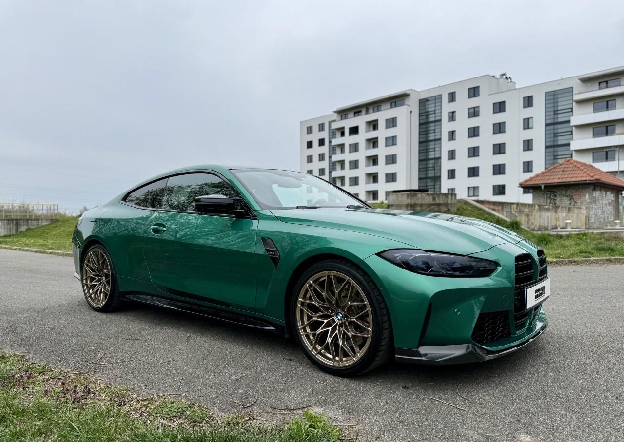 2021 BMW M4, tmavě zelená kupé, 50 600 km