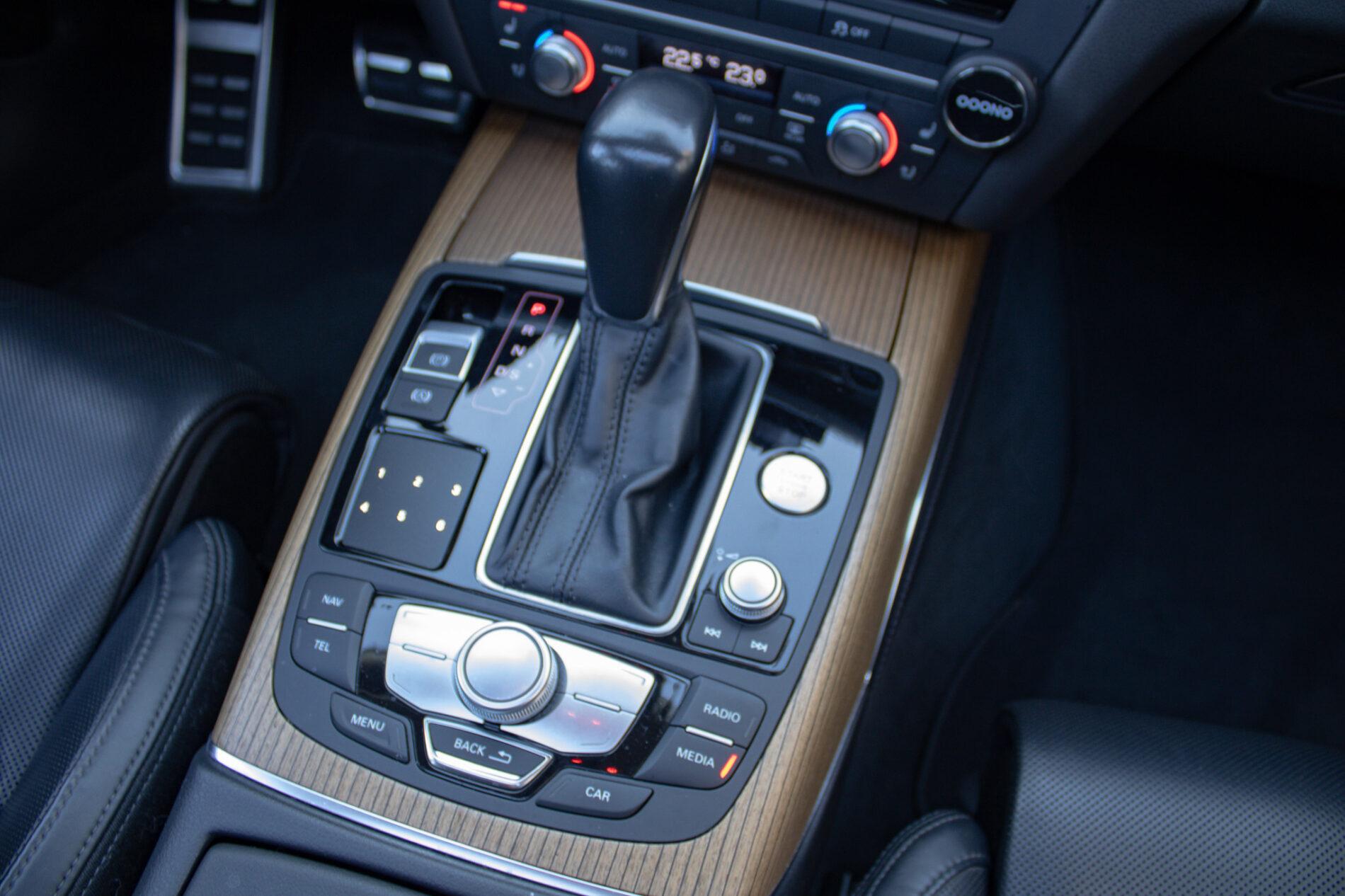 2016 AUDI A6, modrá kombi, 177 013 km