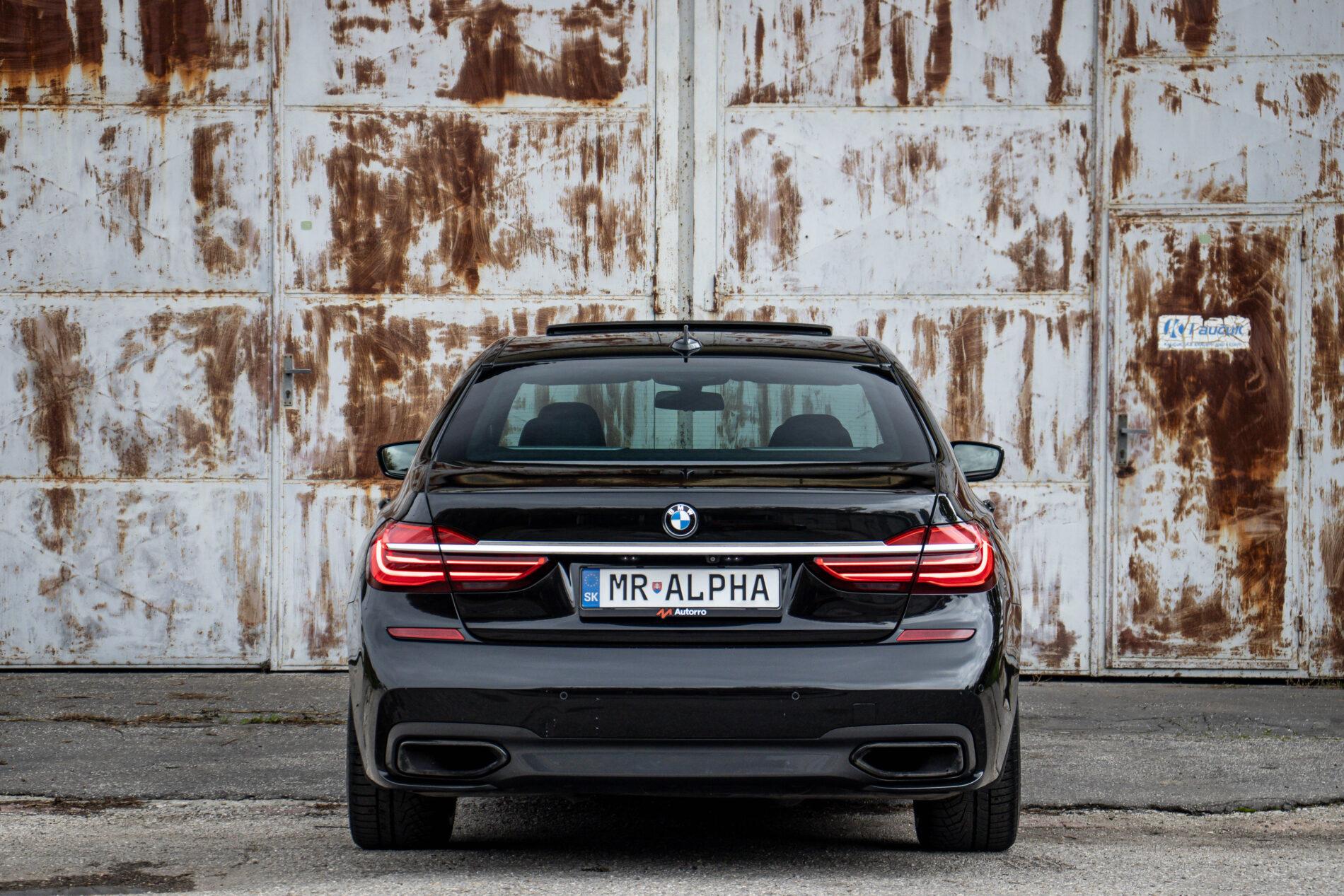 2017 BMW 740d, černá sedan, 160 013 km