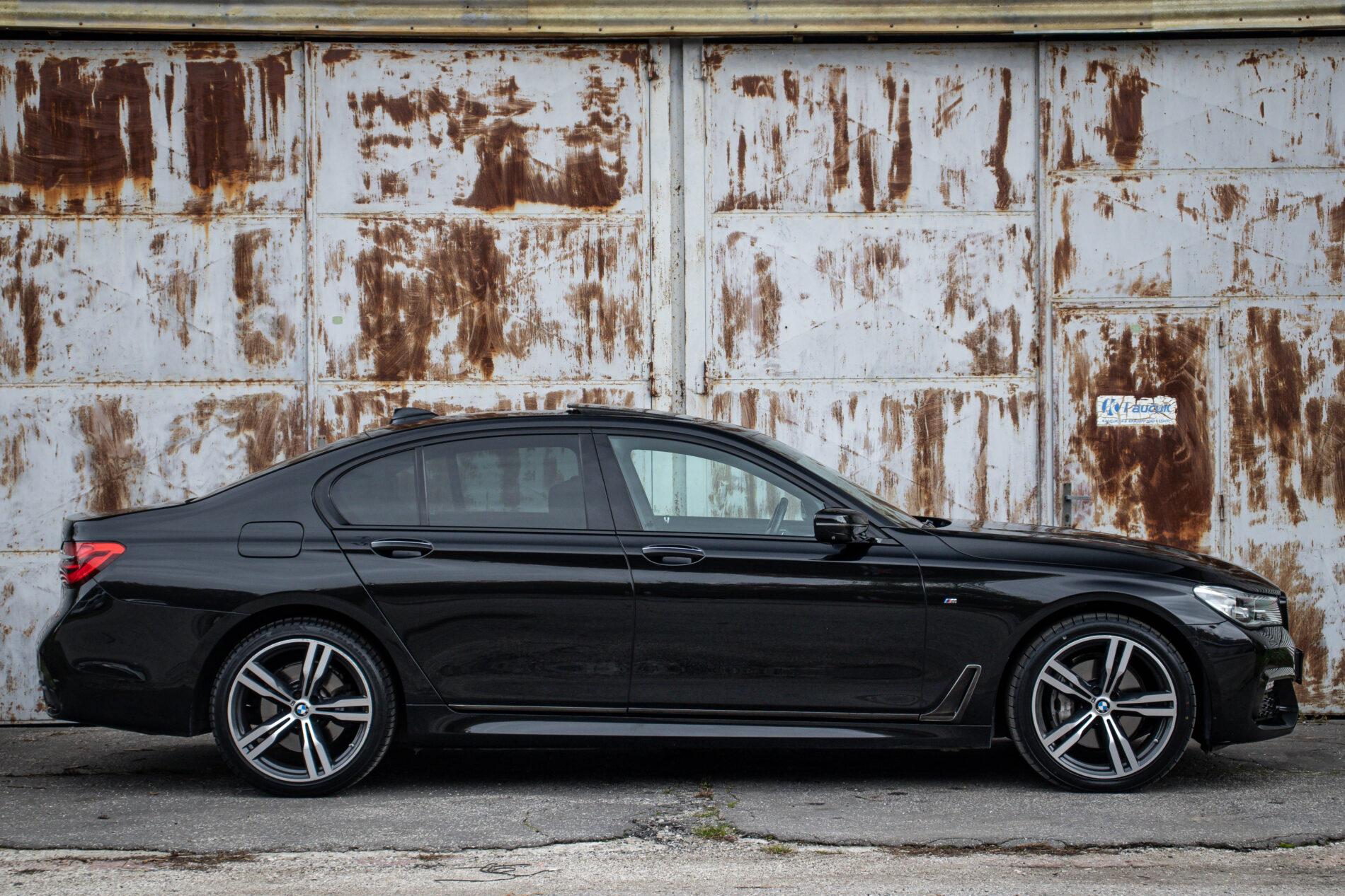 2017 BMW 740d, černá sedan, 160 013 km
