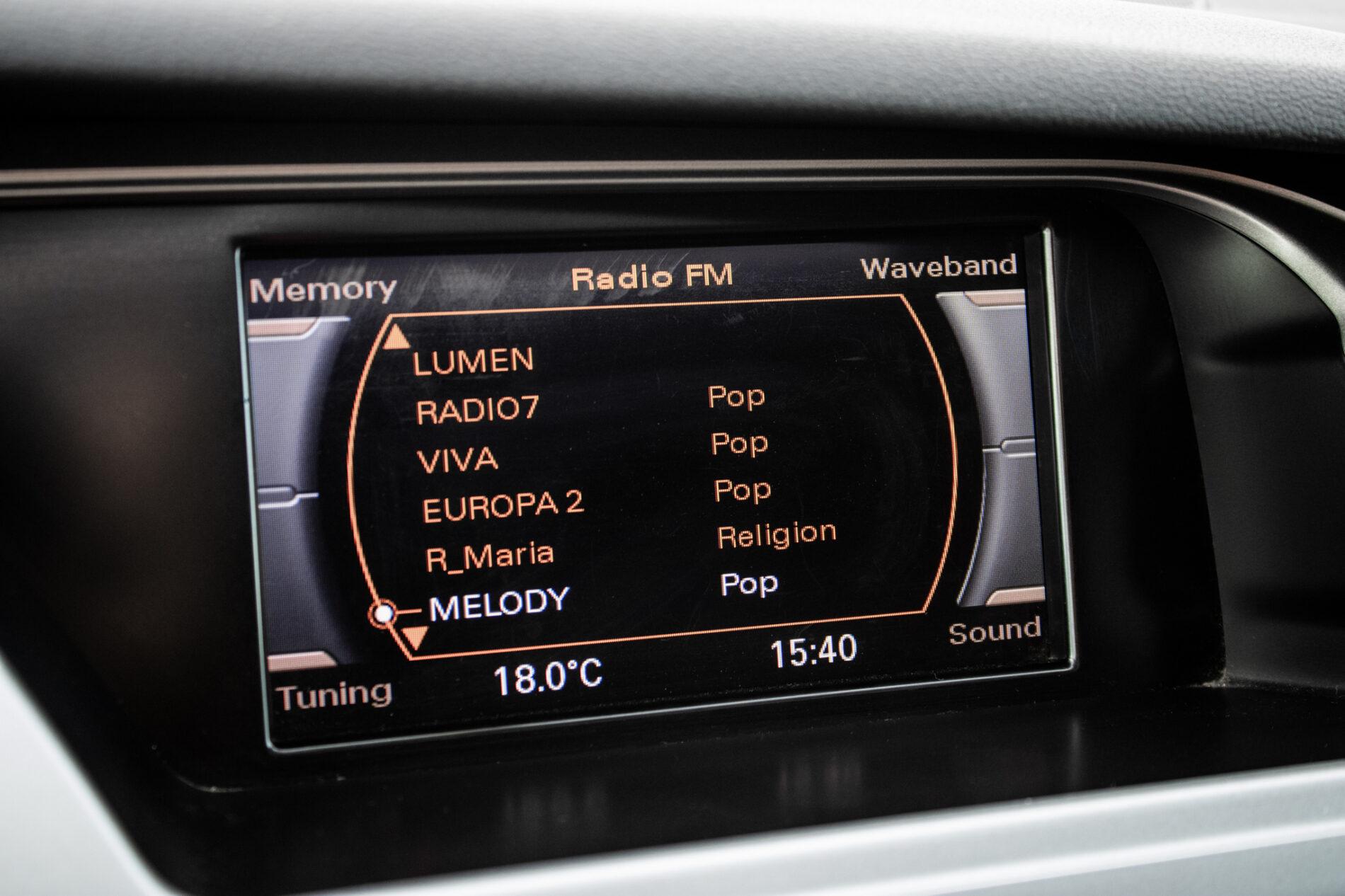 2008 AUDI A4, černá sedan, 299 650 km