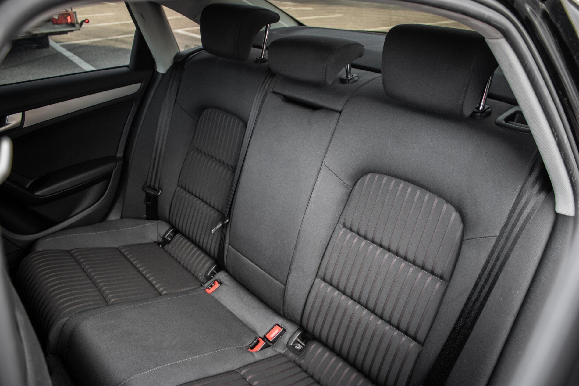 2008 AUDI A4, černá sedan, 299 650 km