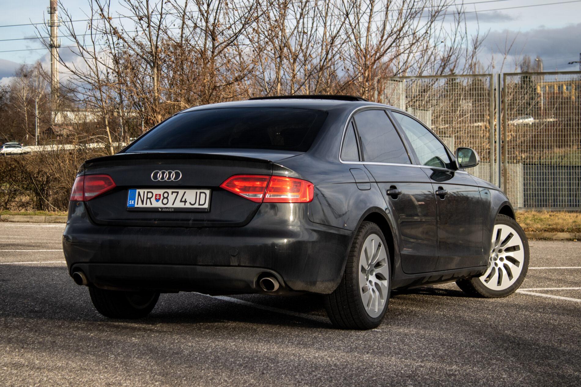 2008 AUDI A4, černá sedan, 299 650 km