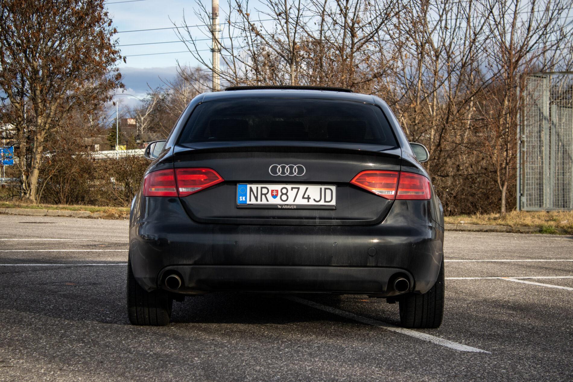 2008 AUDI A4, černá sedan, 299 650 km