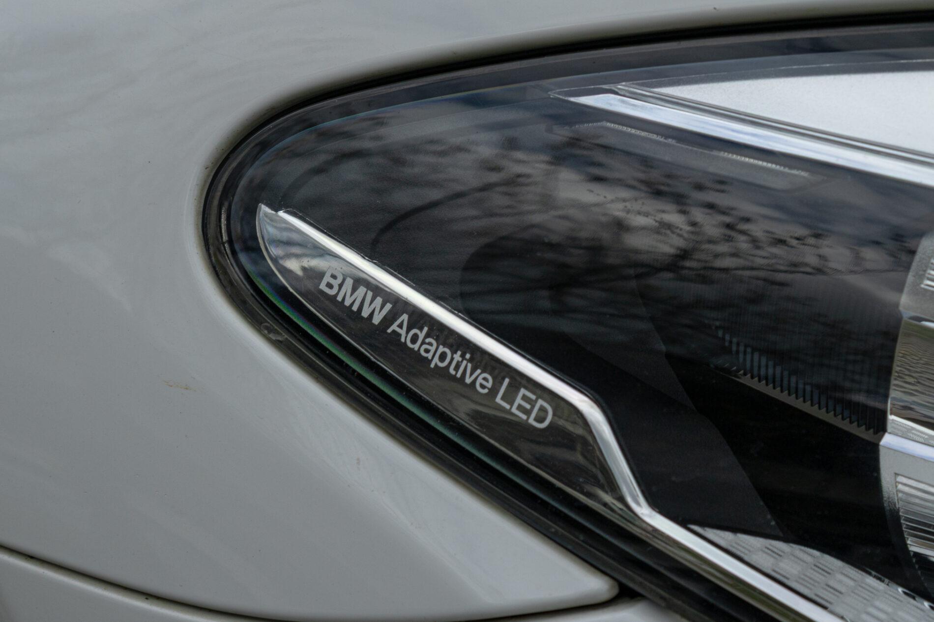 2013 BMW 530d, bílá sedan, 300 588 km