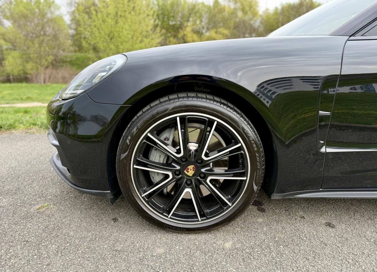 2018 Porsche Panamera 4S Sport Turismo, černá kombi, 106 000 km