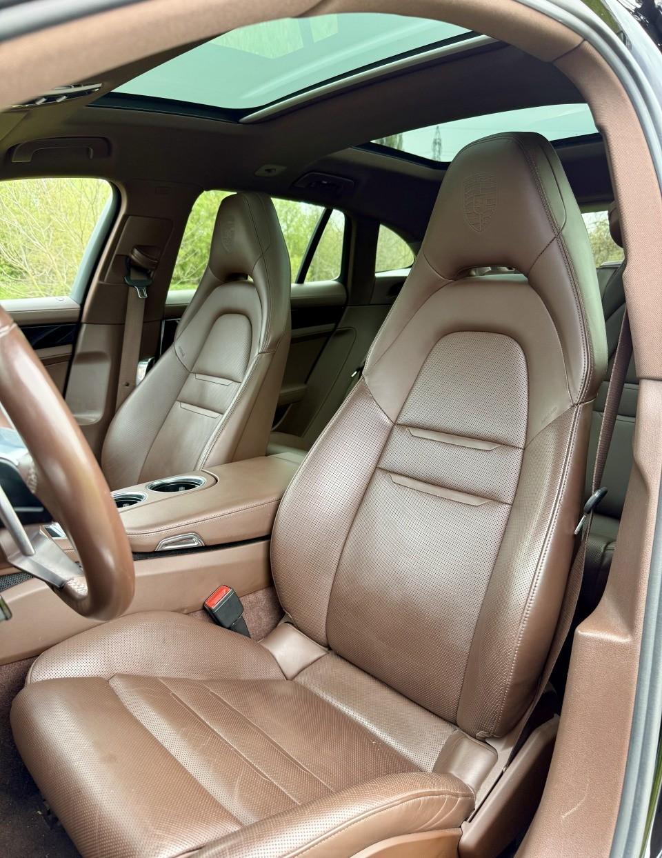 2018 Porsche Panamera 4S Sport Turismo, černá kombi, 106 000 km