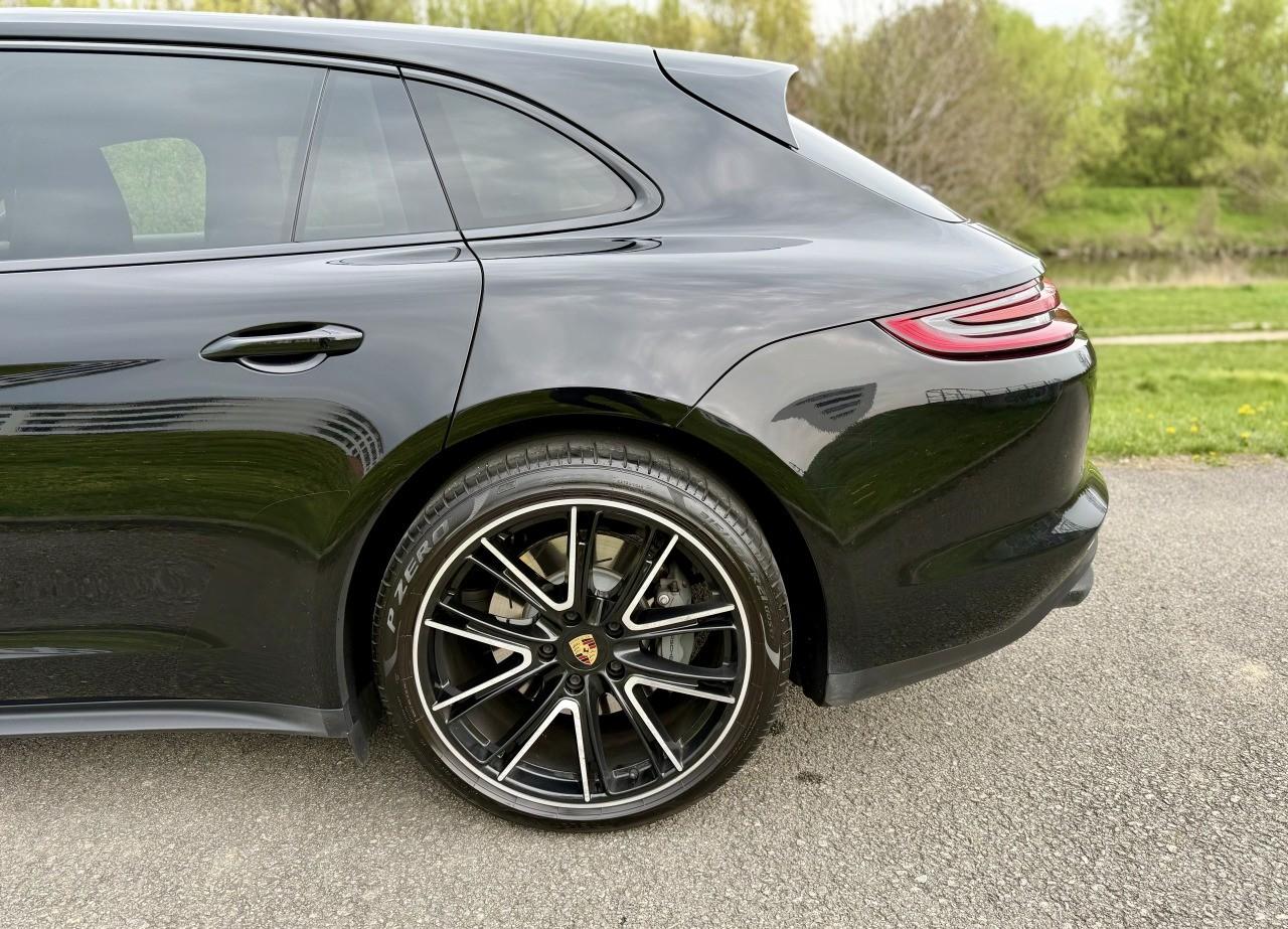 2018 Porsche Panamera 4S Sport Turismo, černá kombi, 106 000 km