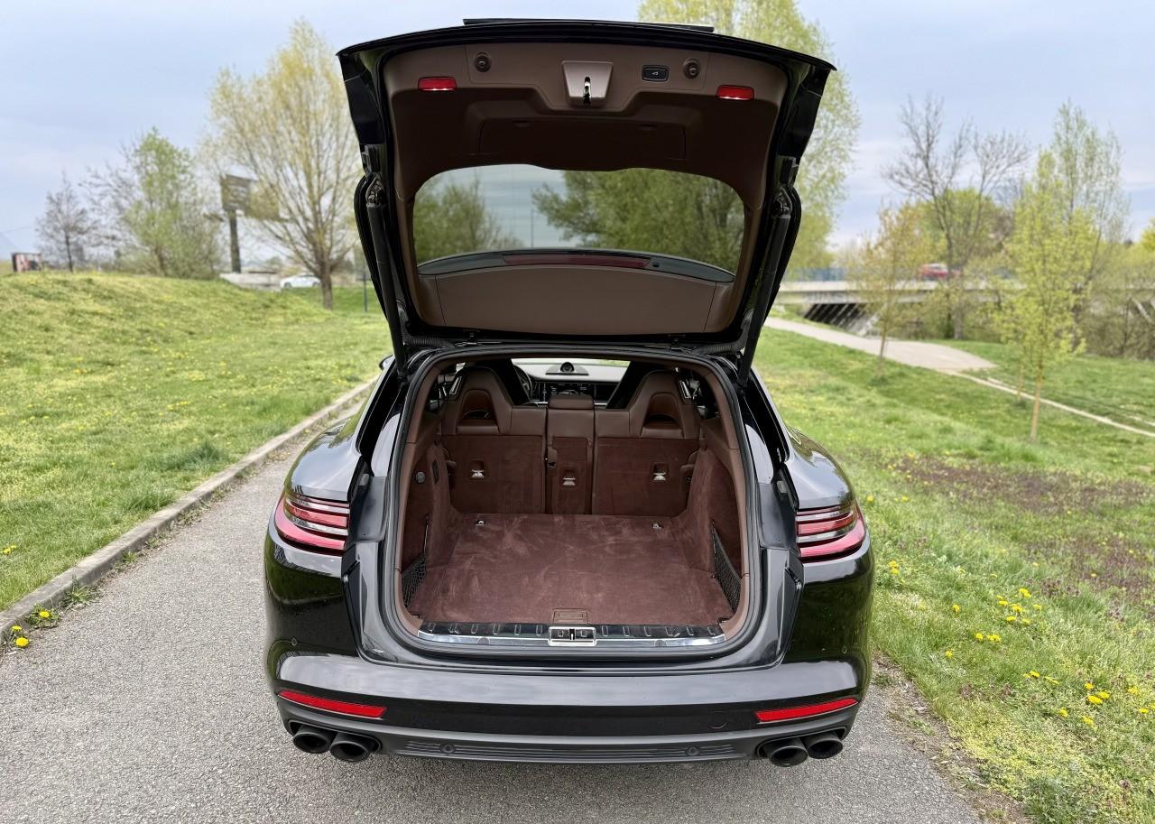 2018 Porsche Panamera 4S Sport Turismo, černá kombi, 106 000 km