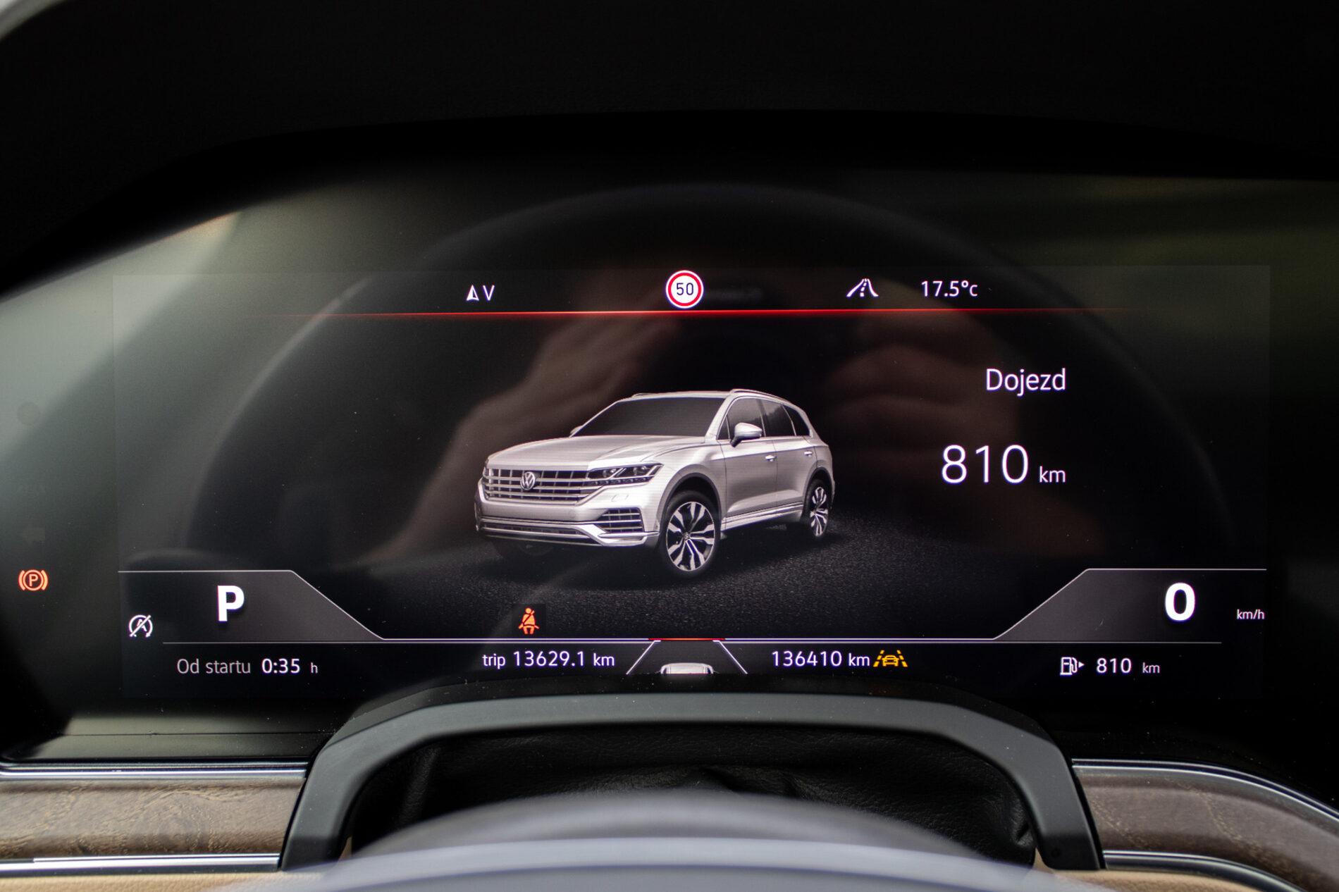 2019 Volkswagen Touareg, bílá suv, 136 410 km