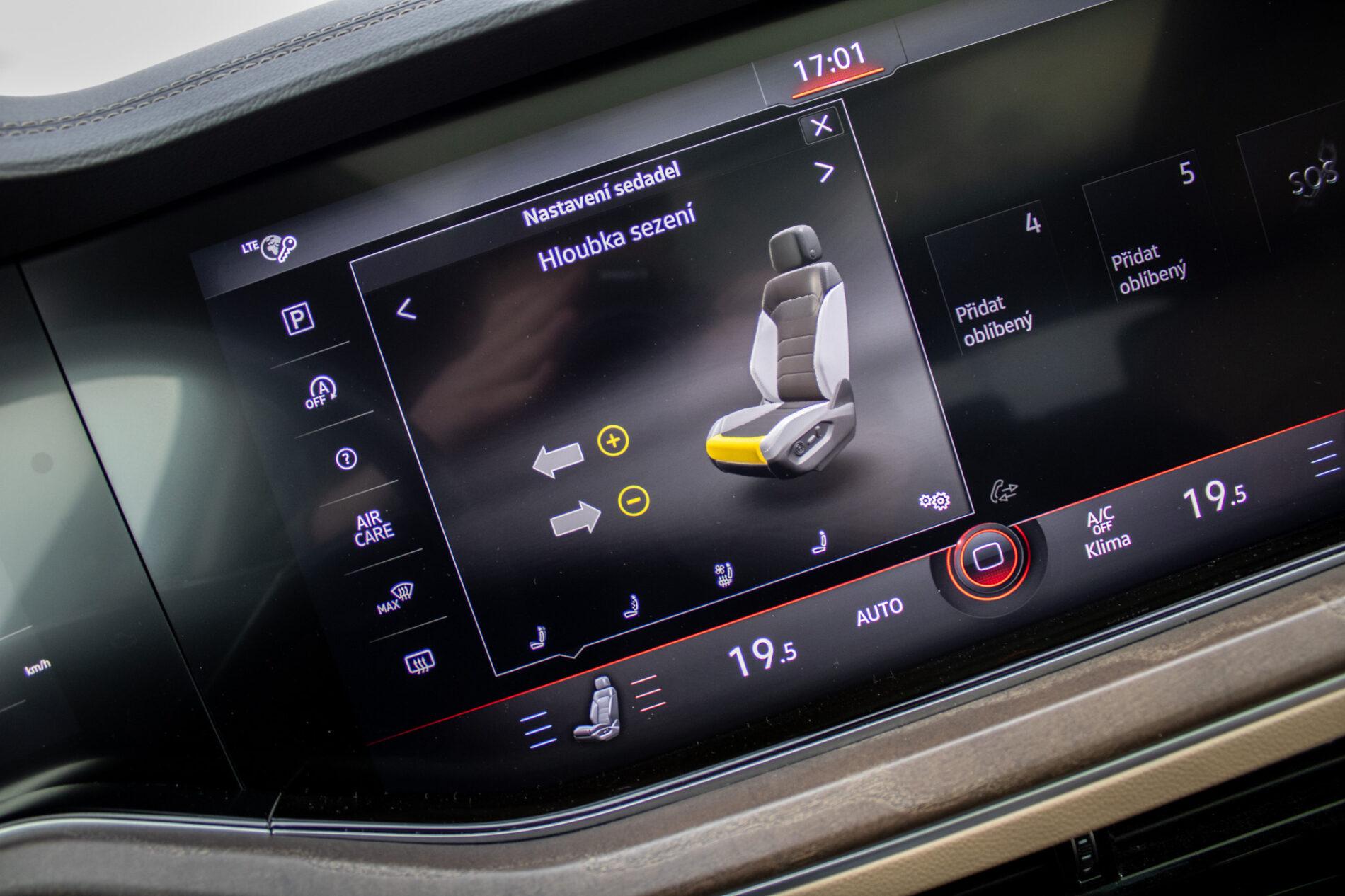 2019 Volkswagen Touareg, bílá suv, 136 410 km