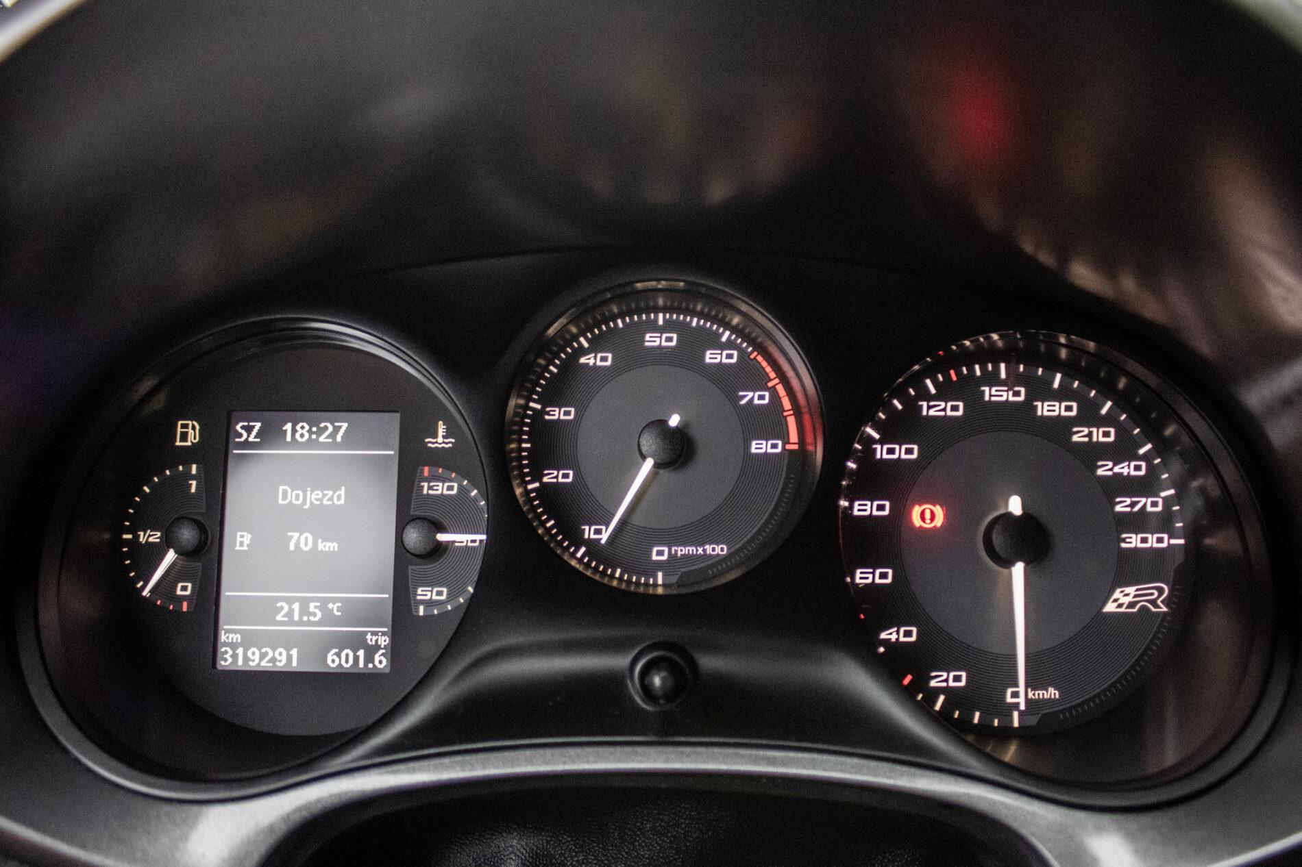 2009 Seat Leon Cupra R, černá hatchback, 319 291 km