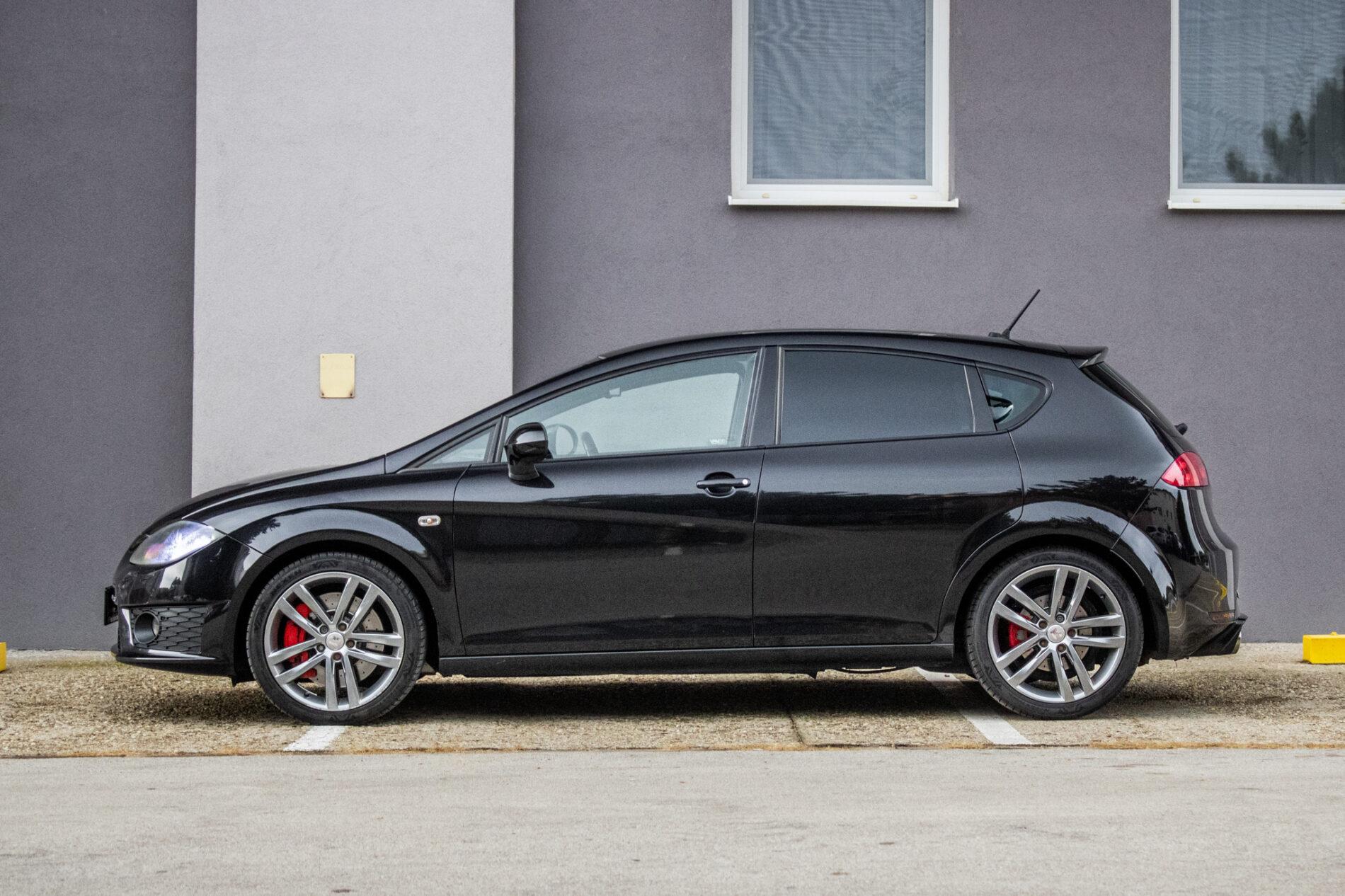 2009 Seat Leon Cupra R, černá hatchback, 319 291 km