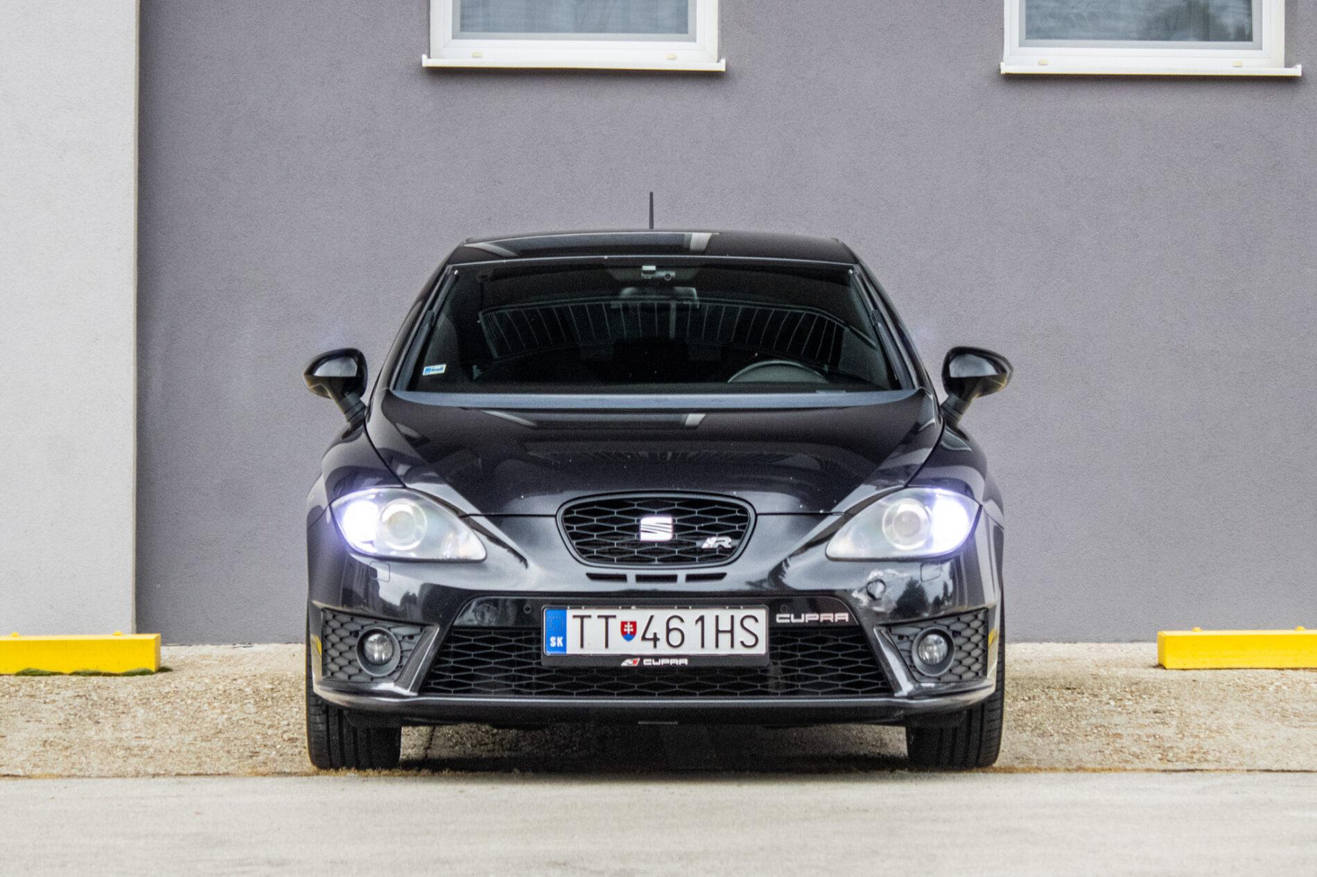 2009 Seat Leon Cupra R, černá hatchback, 319 291 km