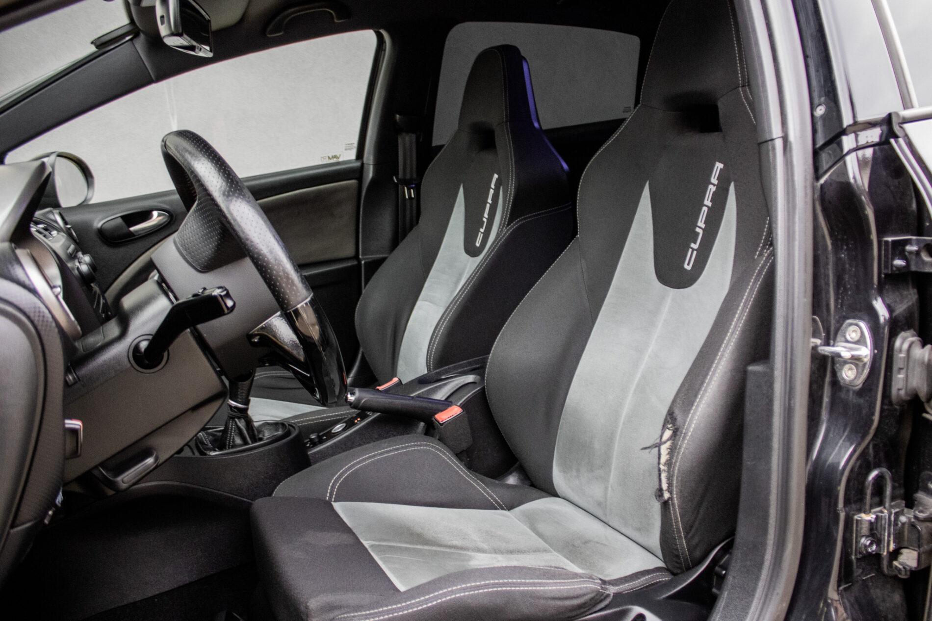 2009 Seat Leon Cupra R, černá hatchback, 319 291 km