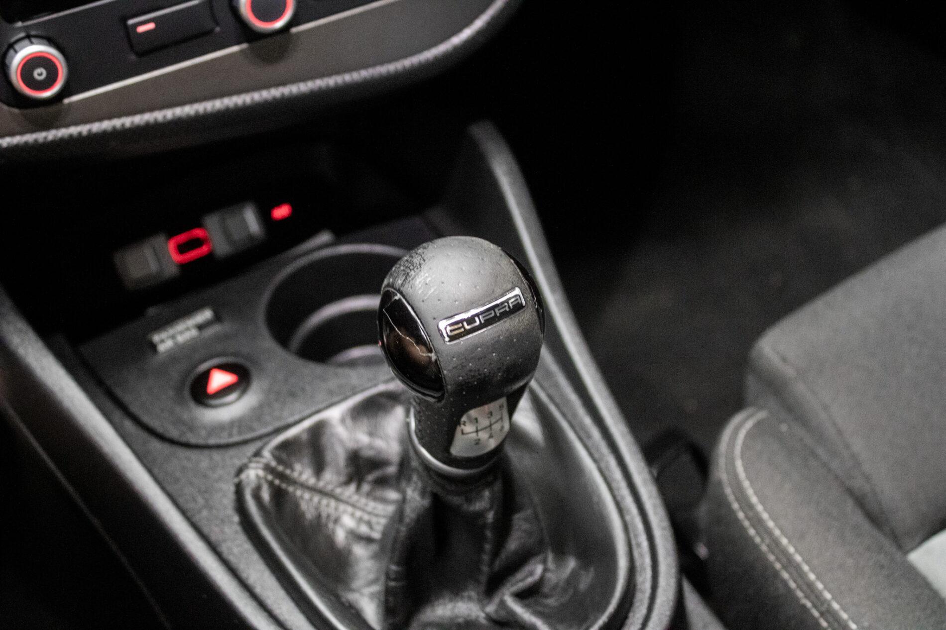 2009 Seat Leon Cupra R, černá hatchback, 319 291 km