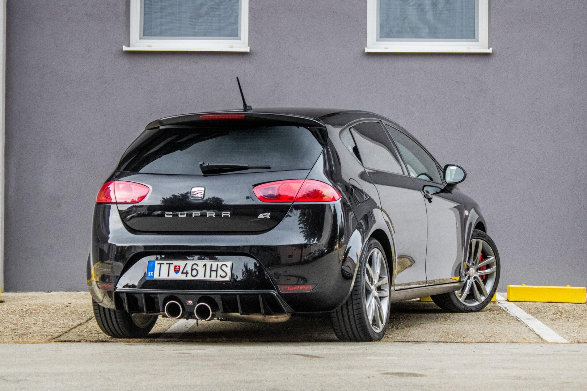 2009 Seat Leon Cupra R, černá hatchback, 319 291 km