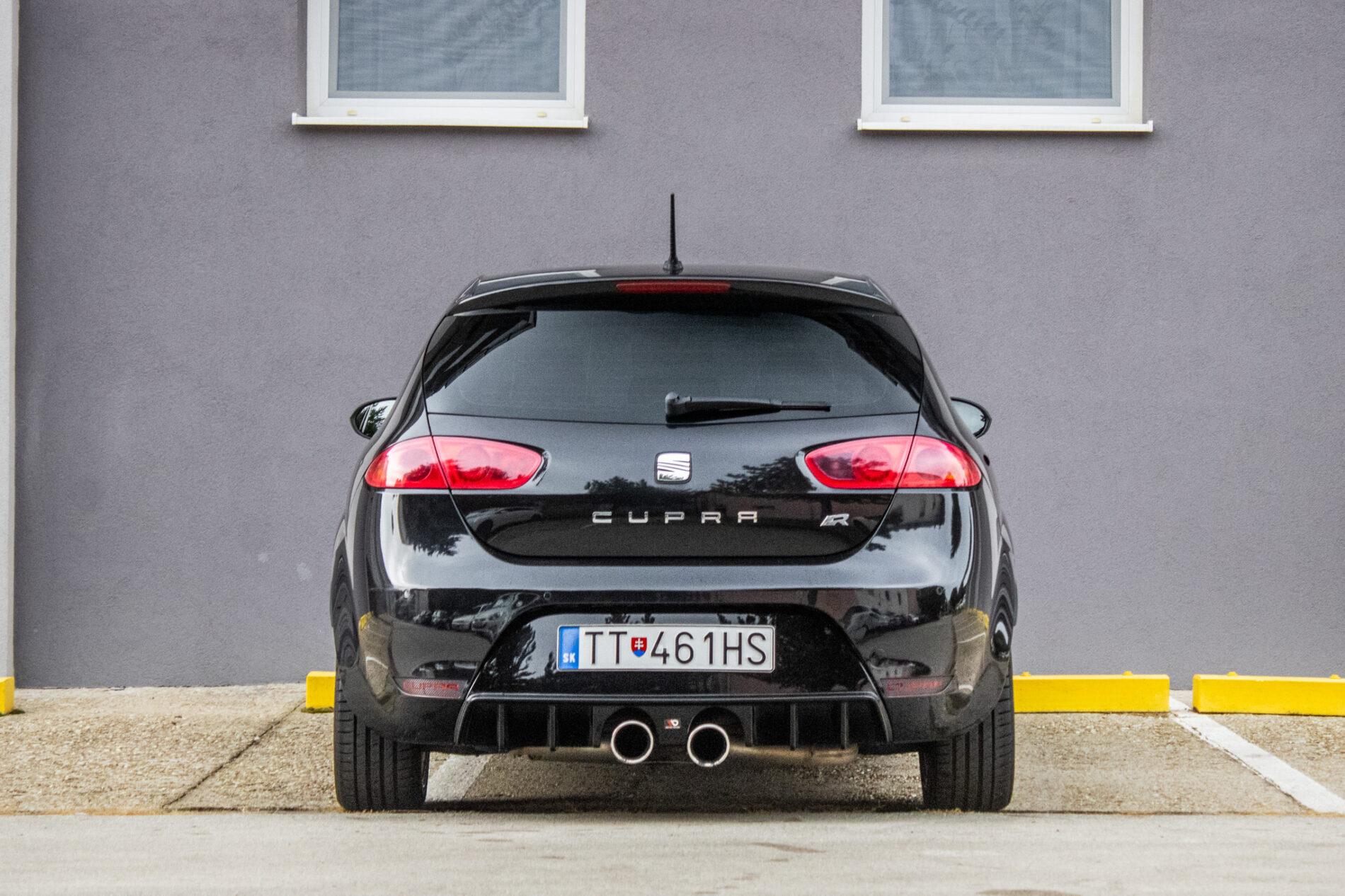 2009 Seat Leon Cupra R, černá hatchback, 319 291 km