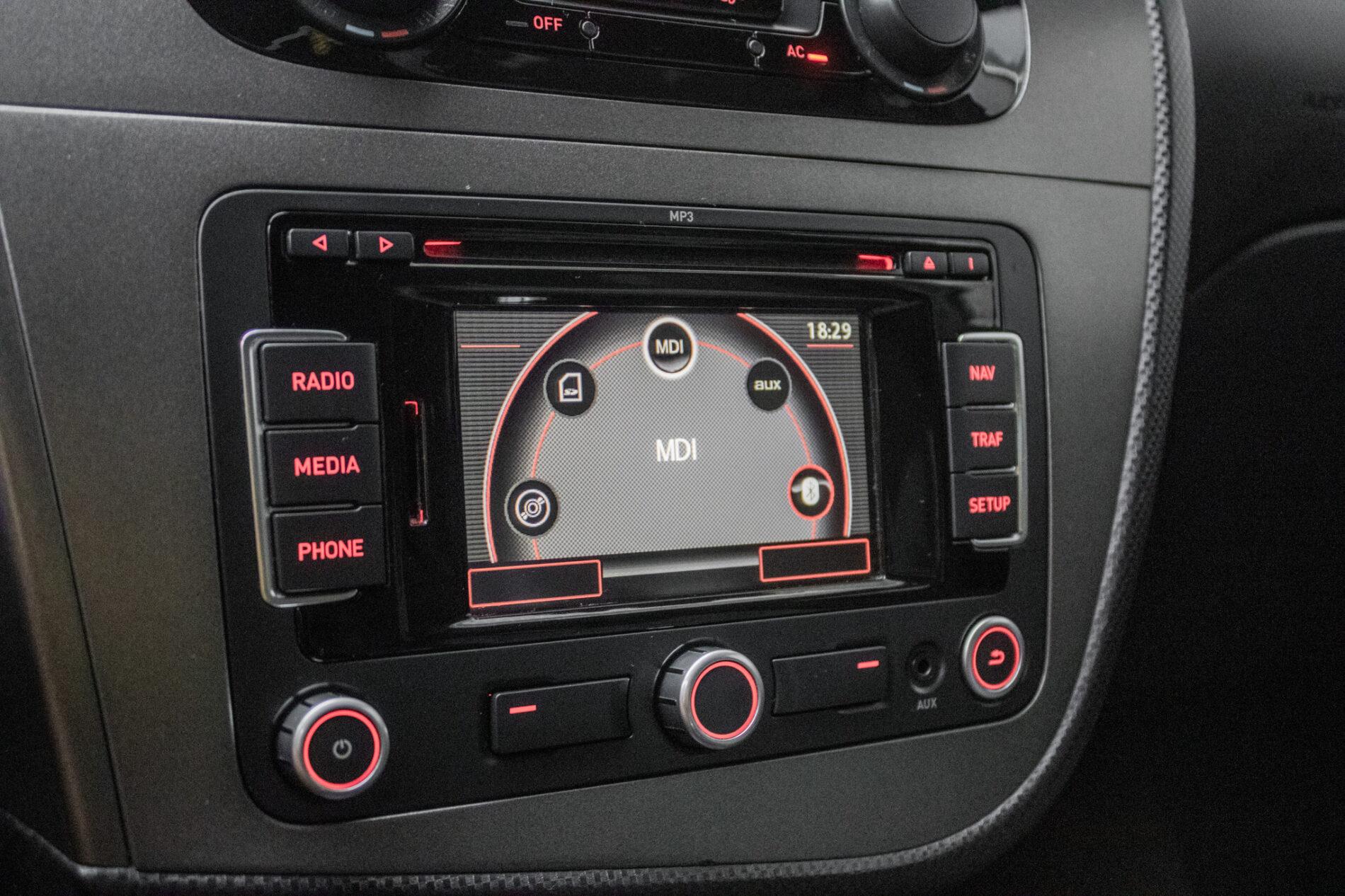 2009 Seat Leon Cupra R, černá hatchback, 319 291 km
