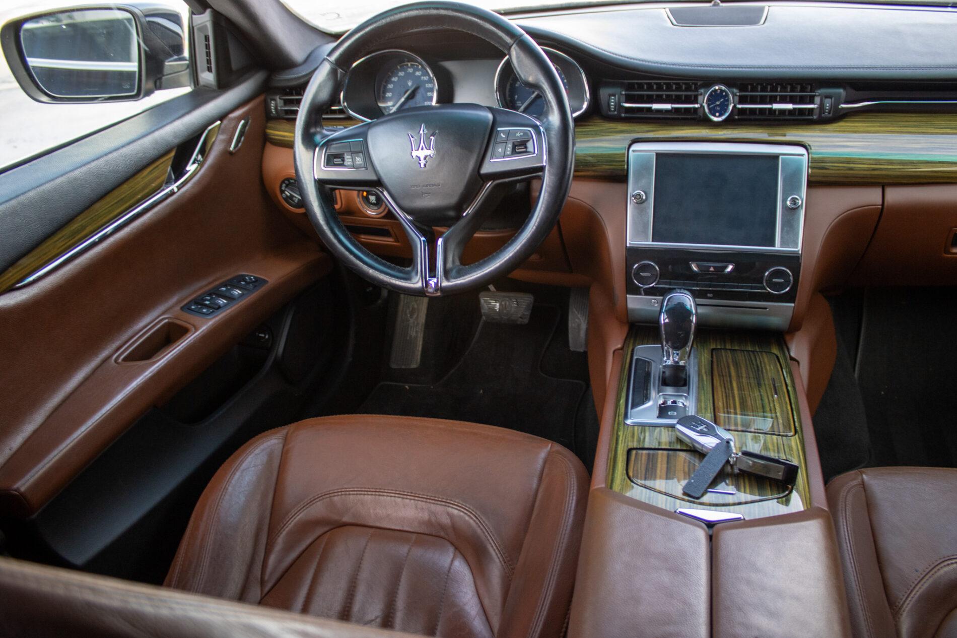 2014 Maserati Quattroporte, černá sedan, 120 000 km