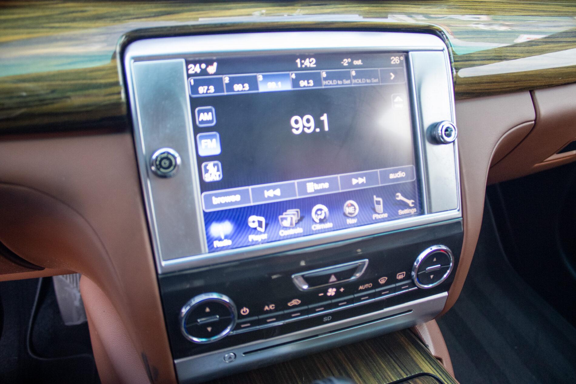 2014 Maserati Quattroporte, černá sedan, 120 000 km