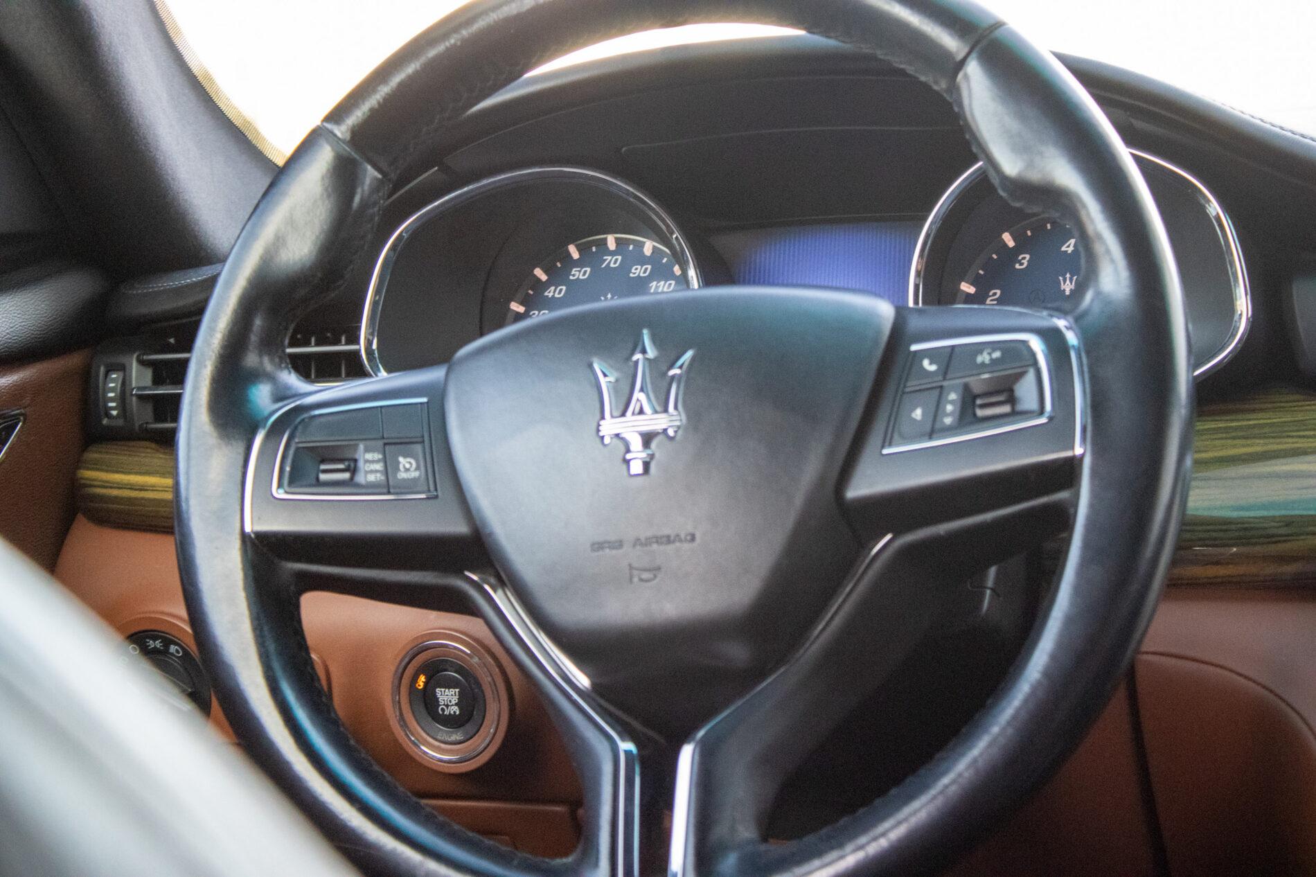 2014 Maserati Quattroporte, černá sedan, 120 000 km