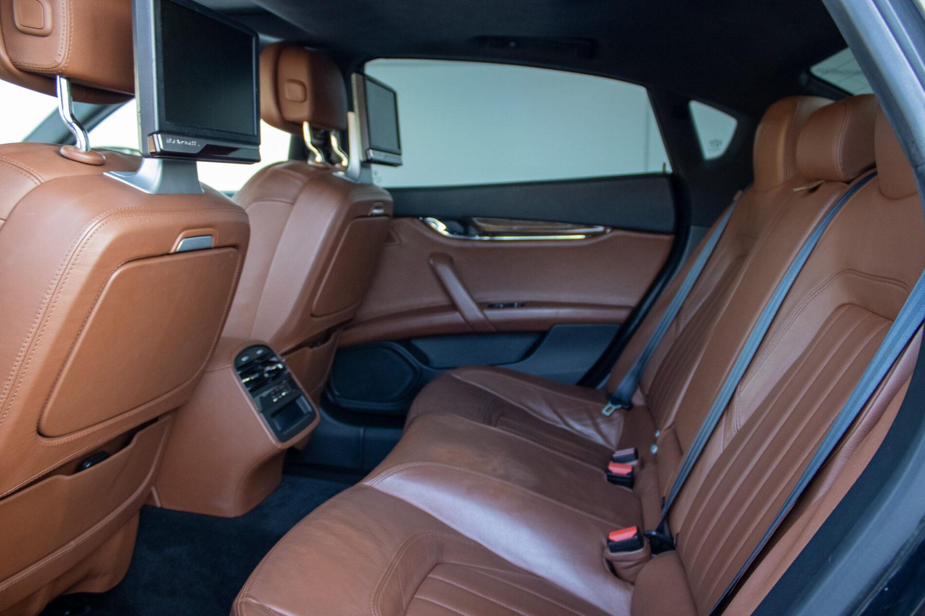 2014 Maserati Quattroporte, černá sedan, 120 000 km