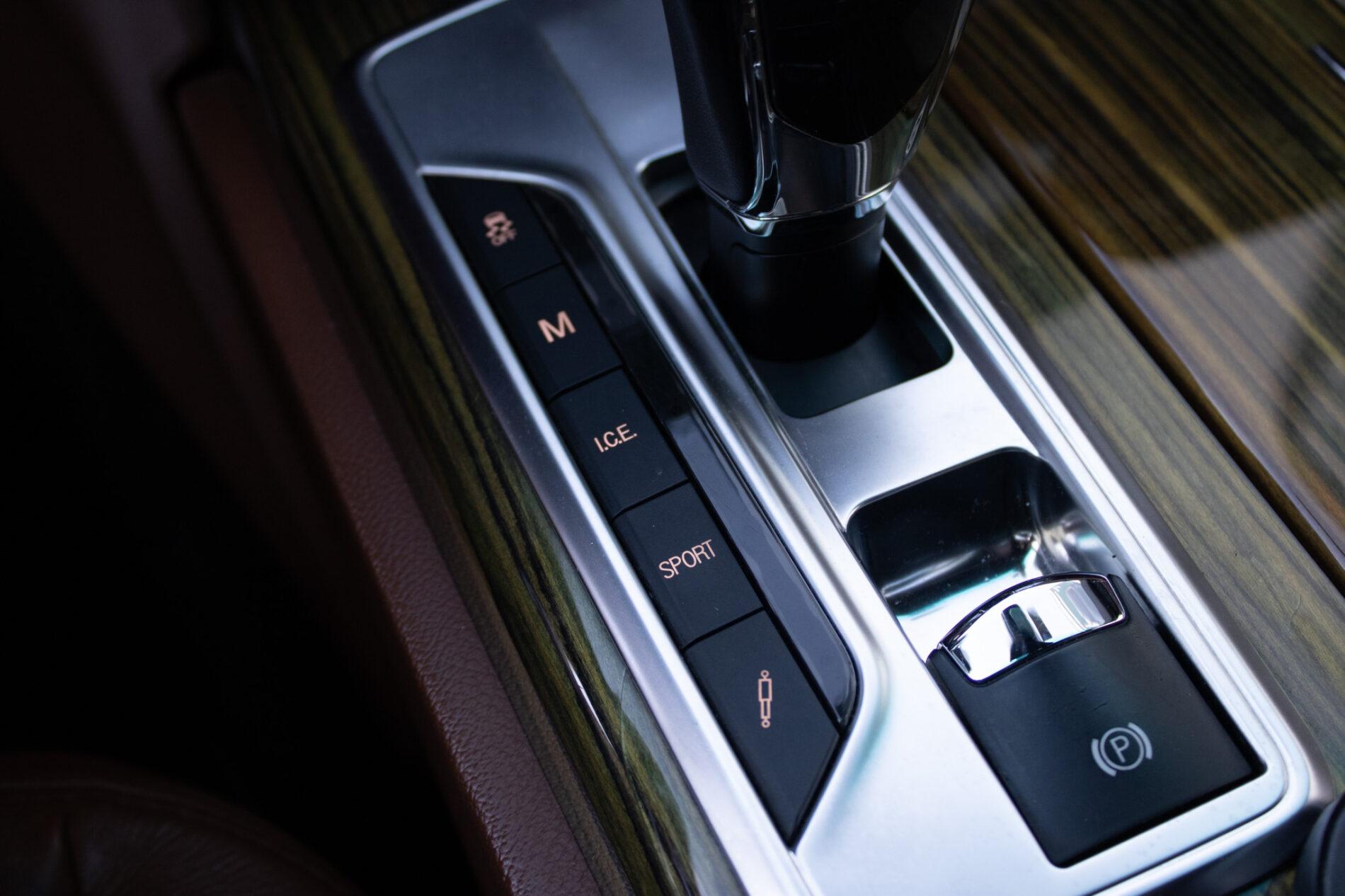 2014 Maserati Quattroporte, černá sedan, 120 000 km
