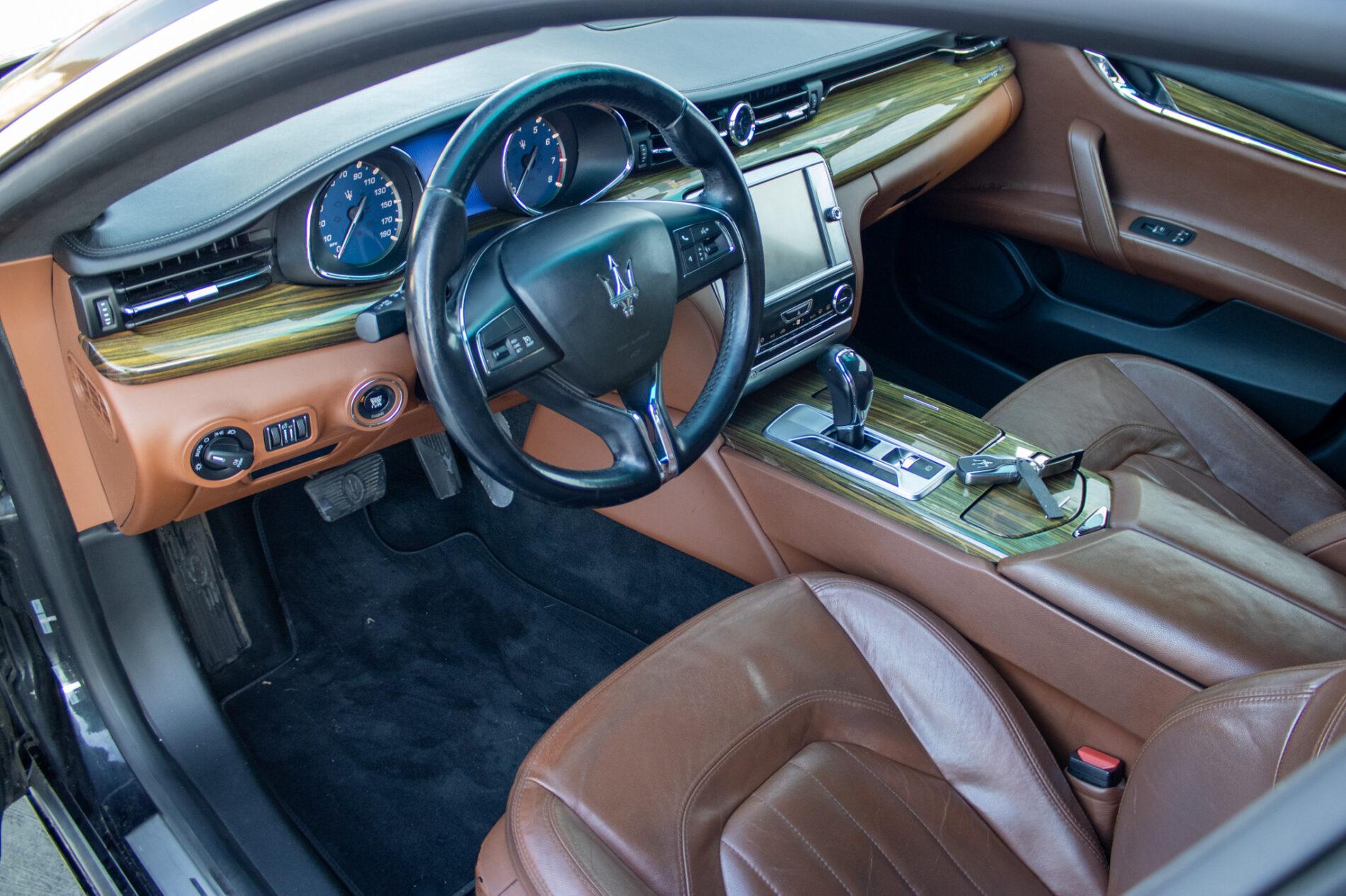 2014 Maserati Quattroporte, černá sedan, 120 000 km