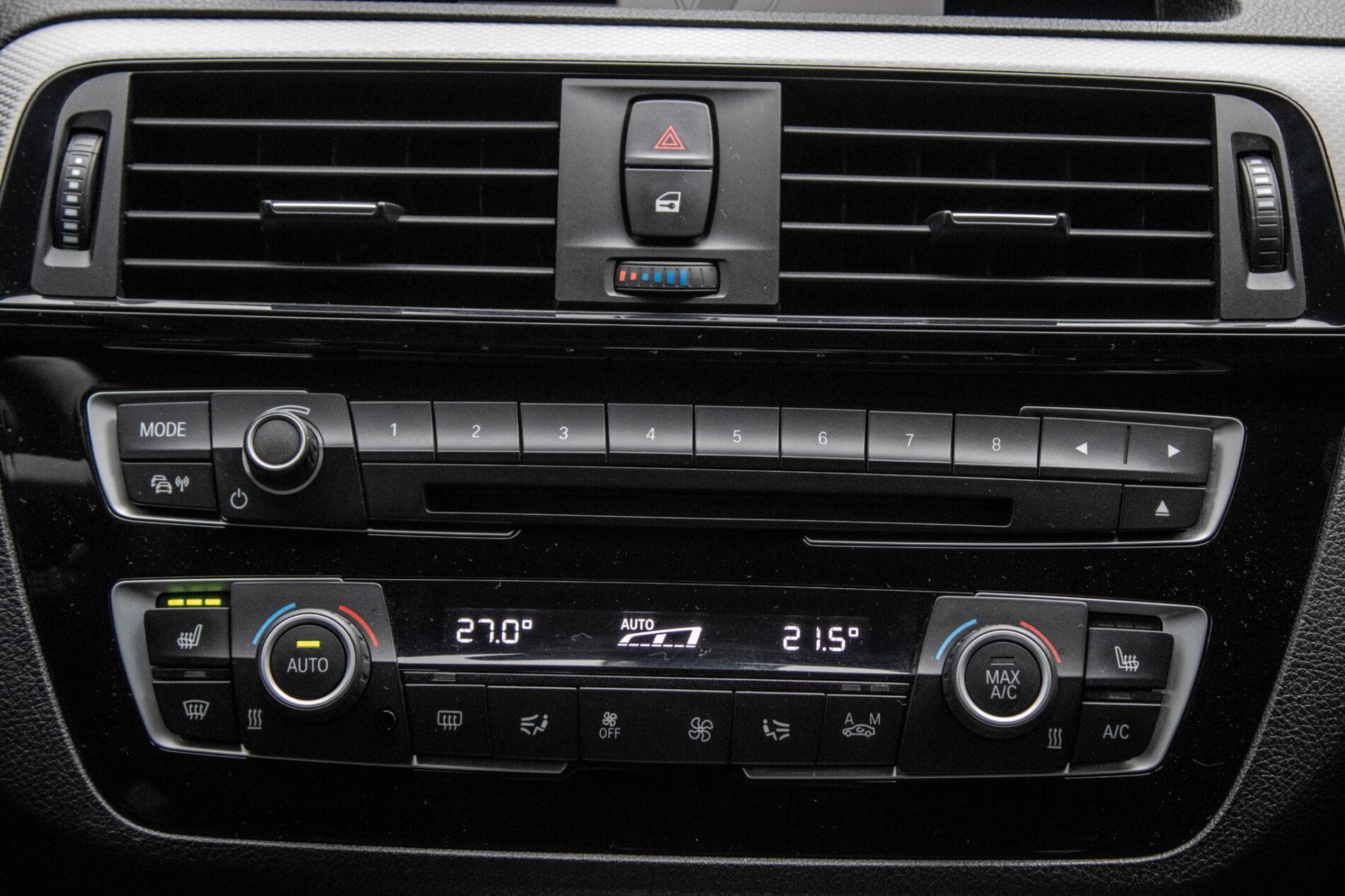 2018 BMW M140i, šedá hatchback, 144 720 km