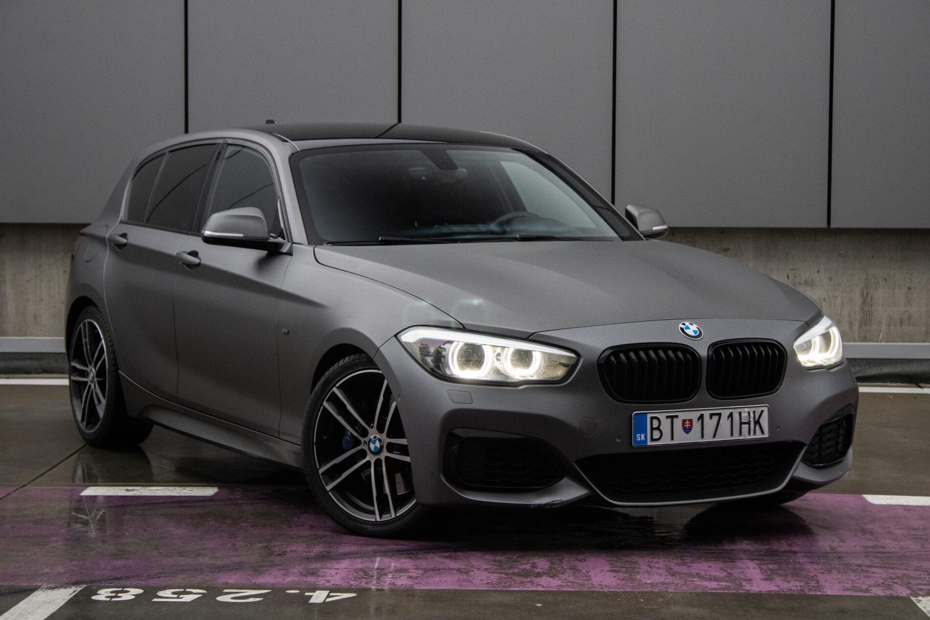 2018 BMW M140i, šedá hatchback, 144 720 km
