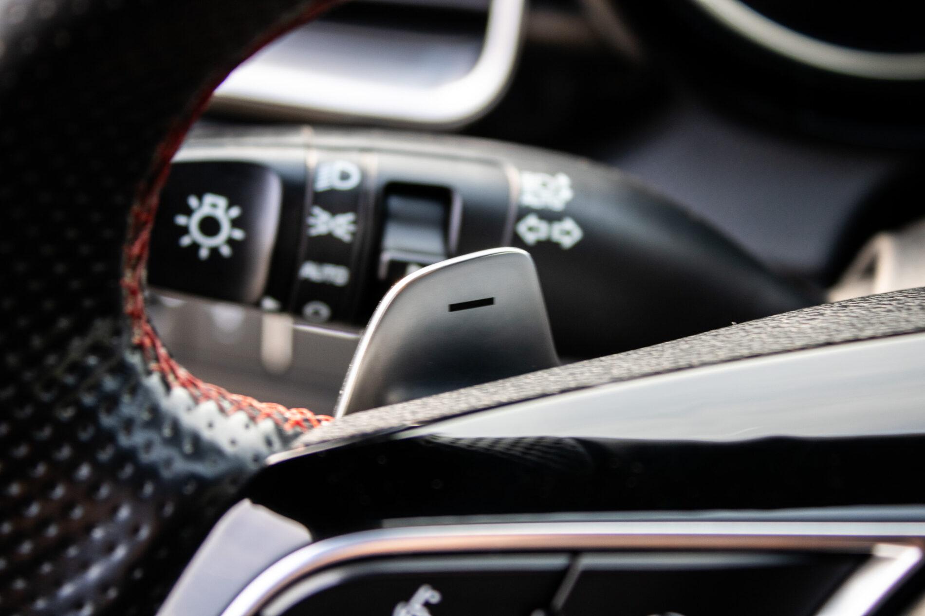 2019 Kia ProCeed GT, bílá hatchback, 115 981 km