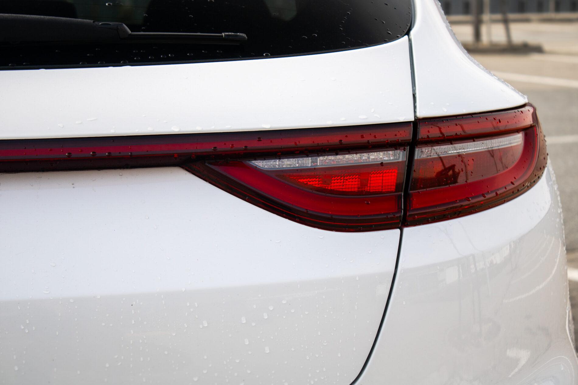 2019 Kia ProCeed GT, bílá hatchback, 115 981 km