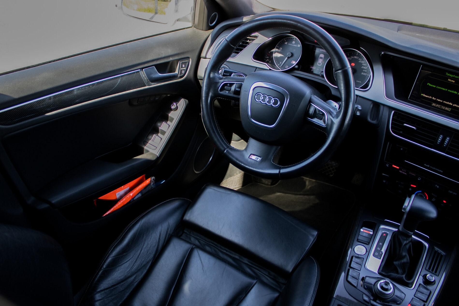 2010 AUDI S5, bílá kupé, 266 052 km