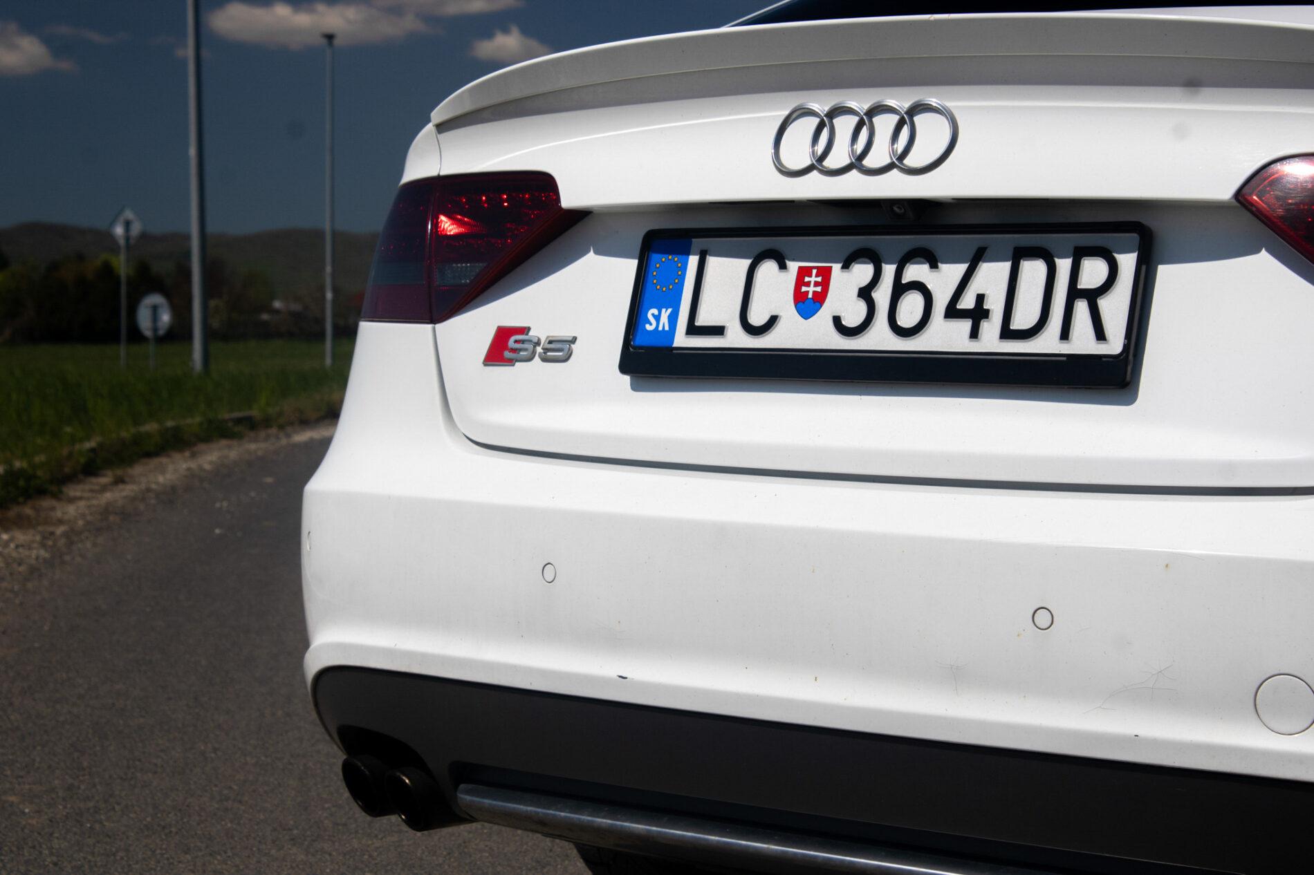 2010 AUDI S5, bílá kupé, 266 052 km
