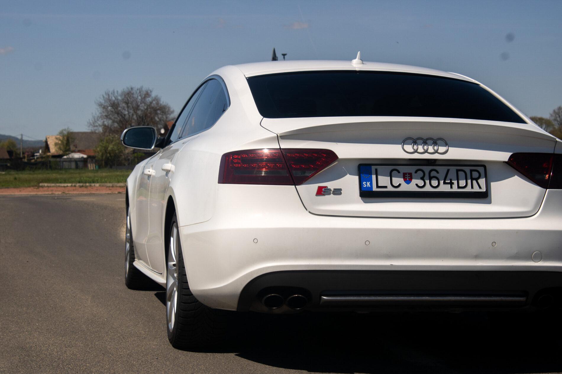 2010 AUDI S5, bílá kupé, 266 052 km