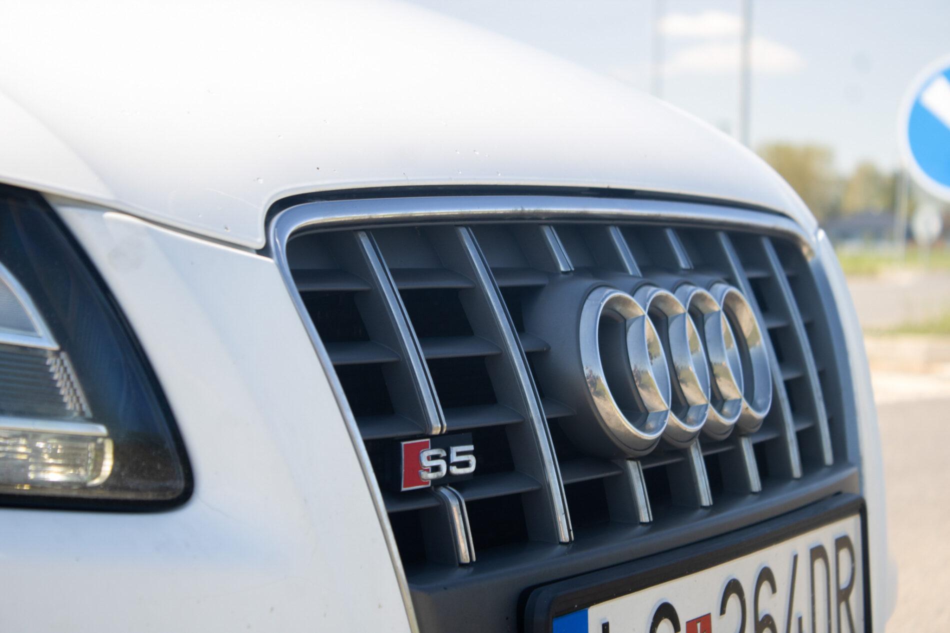 2010 AUDI S5, bílá kupé, 266 052 km