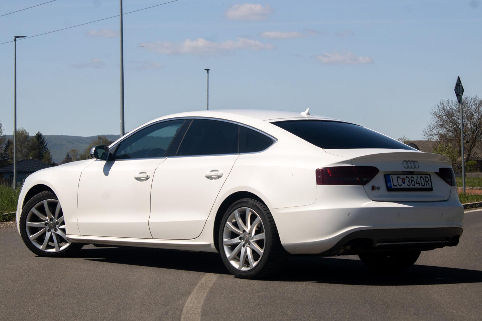 2010 AUDI S5, bílá kupé, 266 052 km