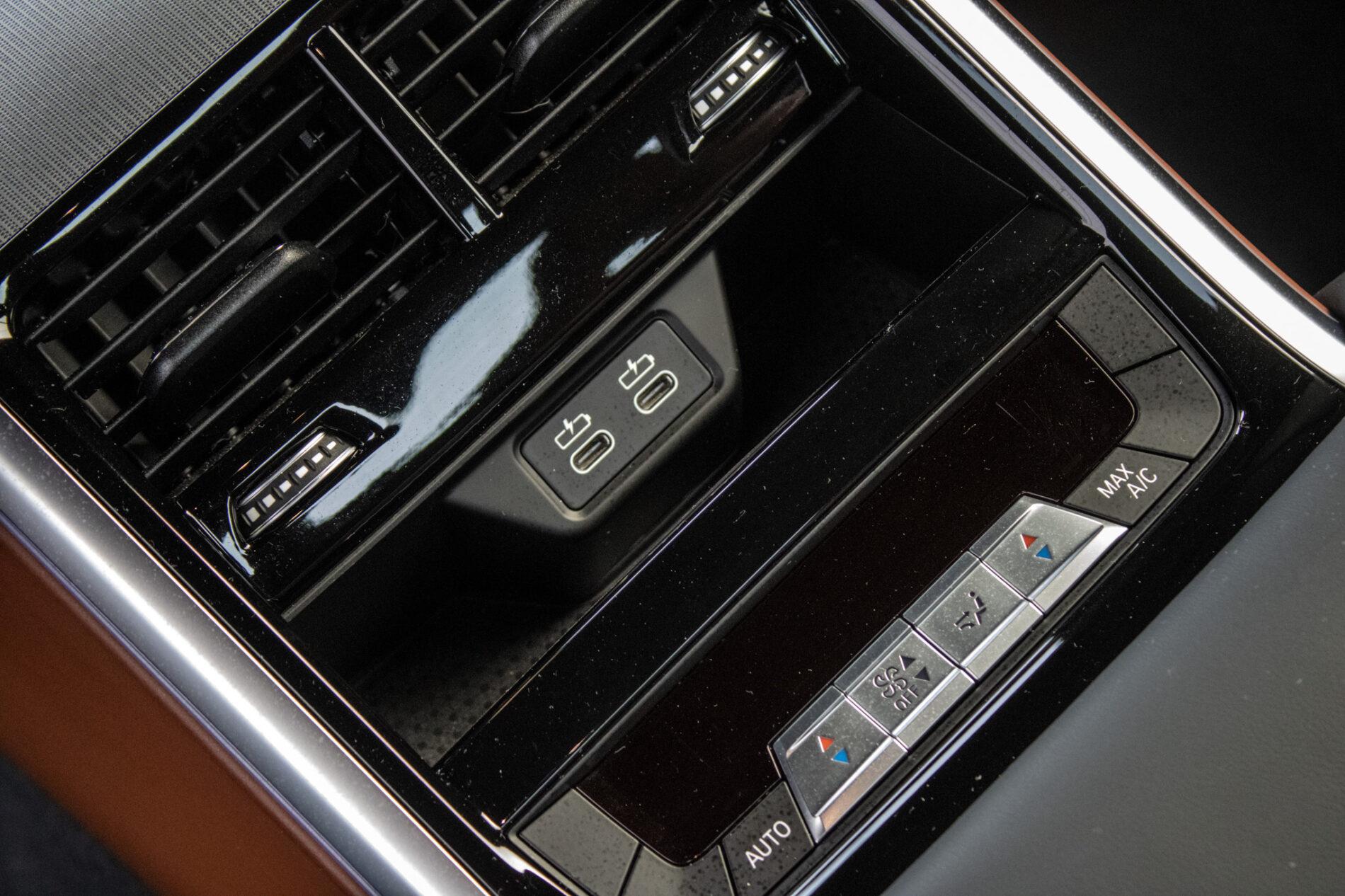 2023 BMW 840i, zelená kupé, 22 798 km