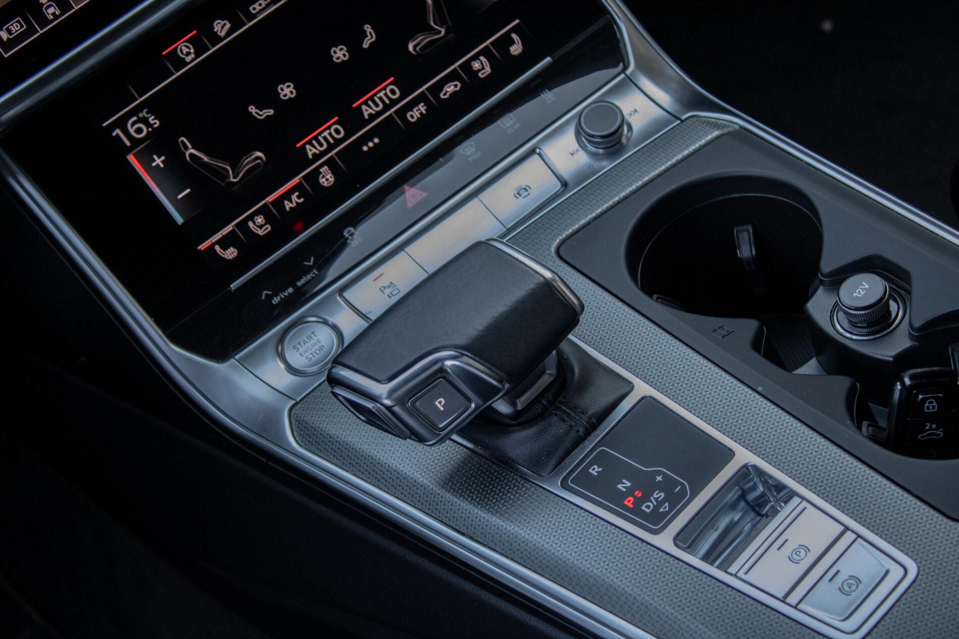 2020 AUDI A6, černá kombi, 135 286 km