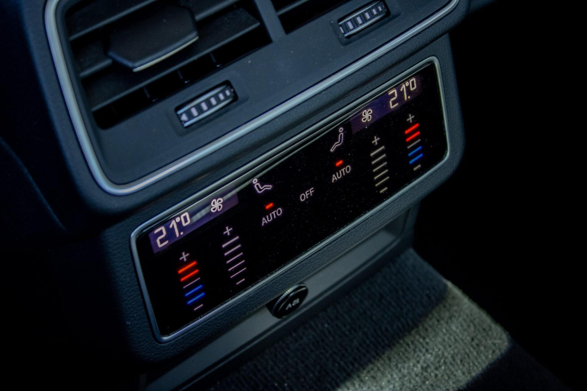 2021 AUDI S6, modrá sedan, 101 997 km