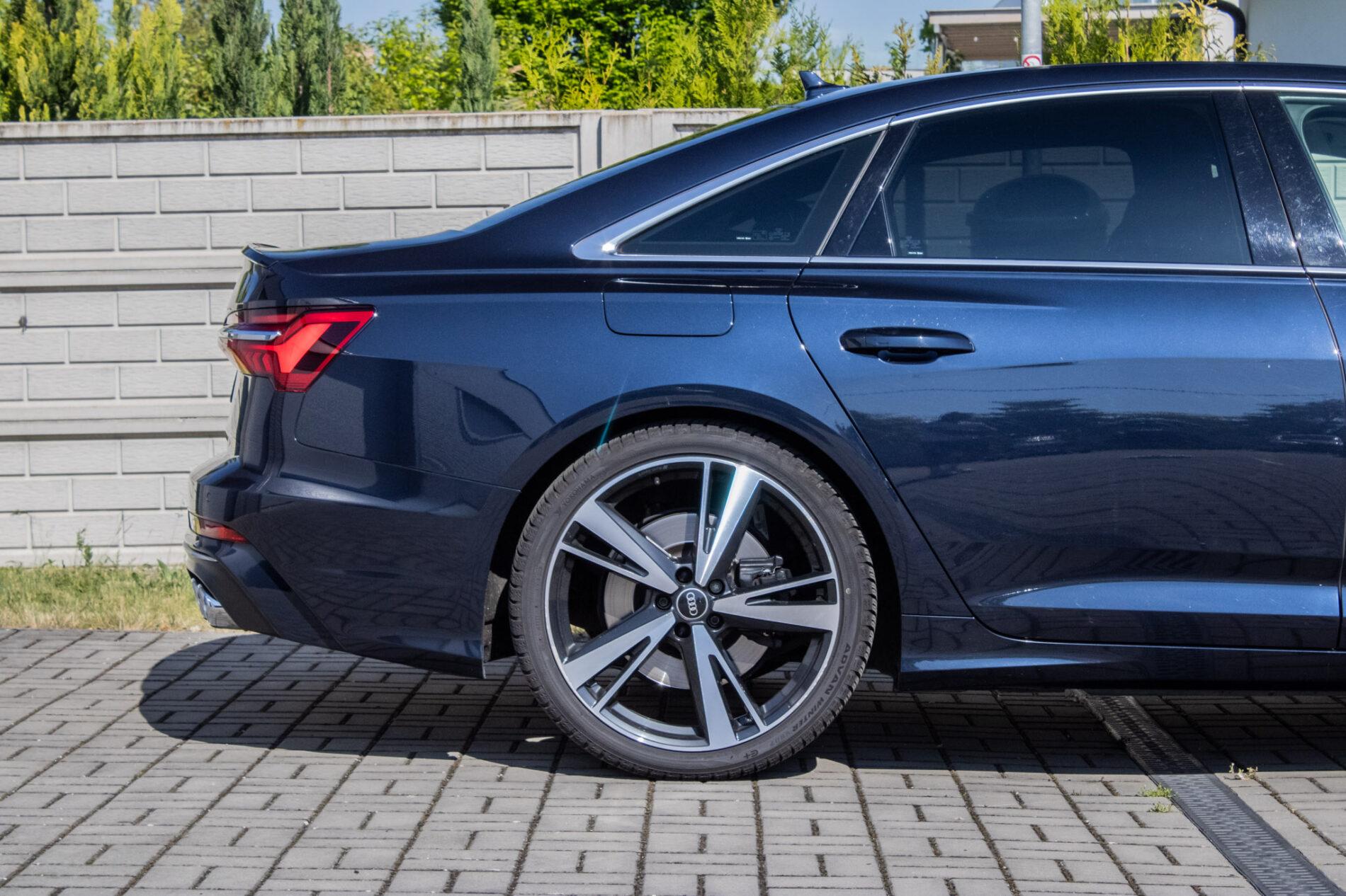 2021 AUDI S6, modrá sedan, 101 997 km