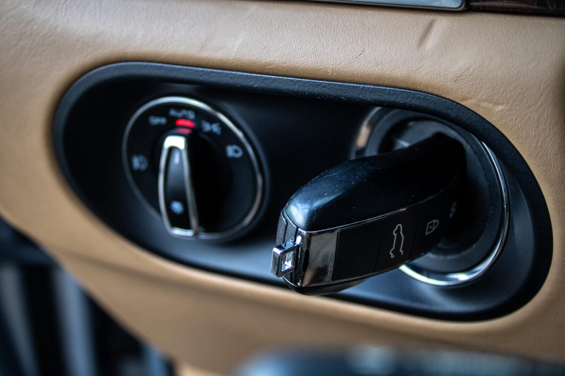 2014 Porsche Macan S, stříbrná suv, 125 433 km