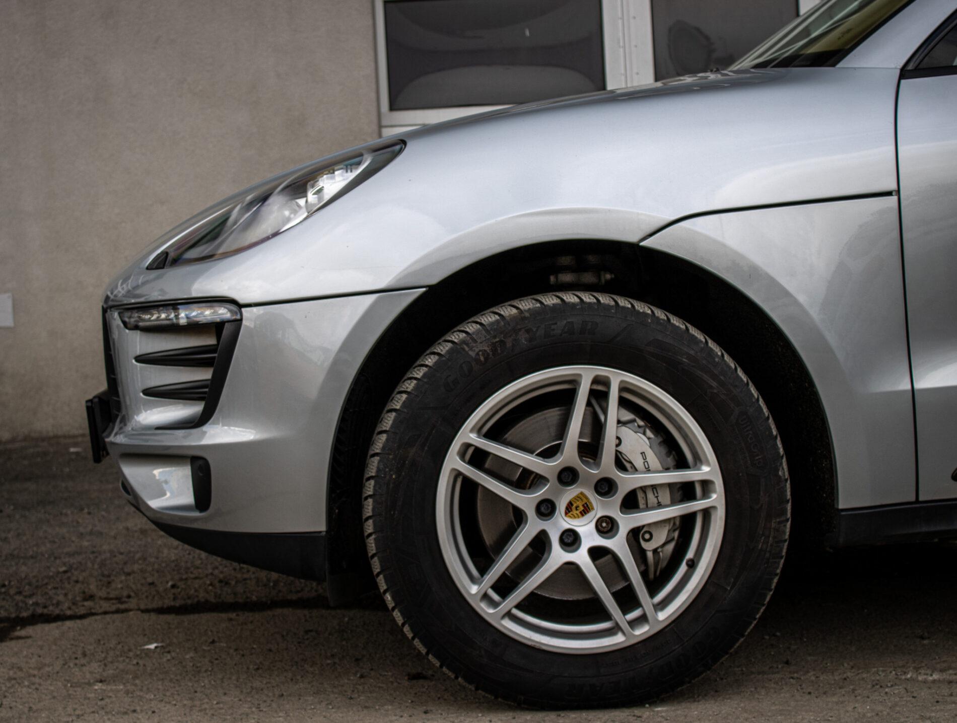 2014 Porsche Macan S, stříbrná suv, 125 433 km