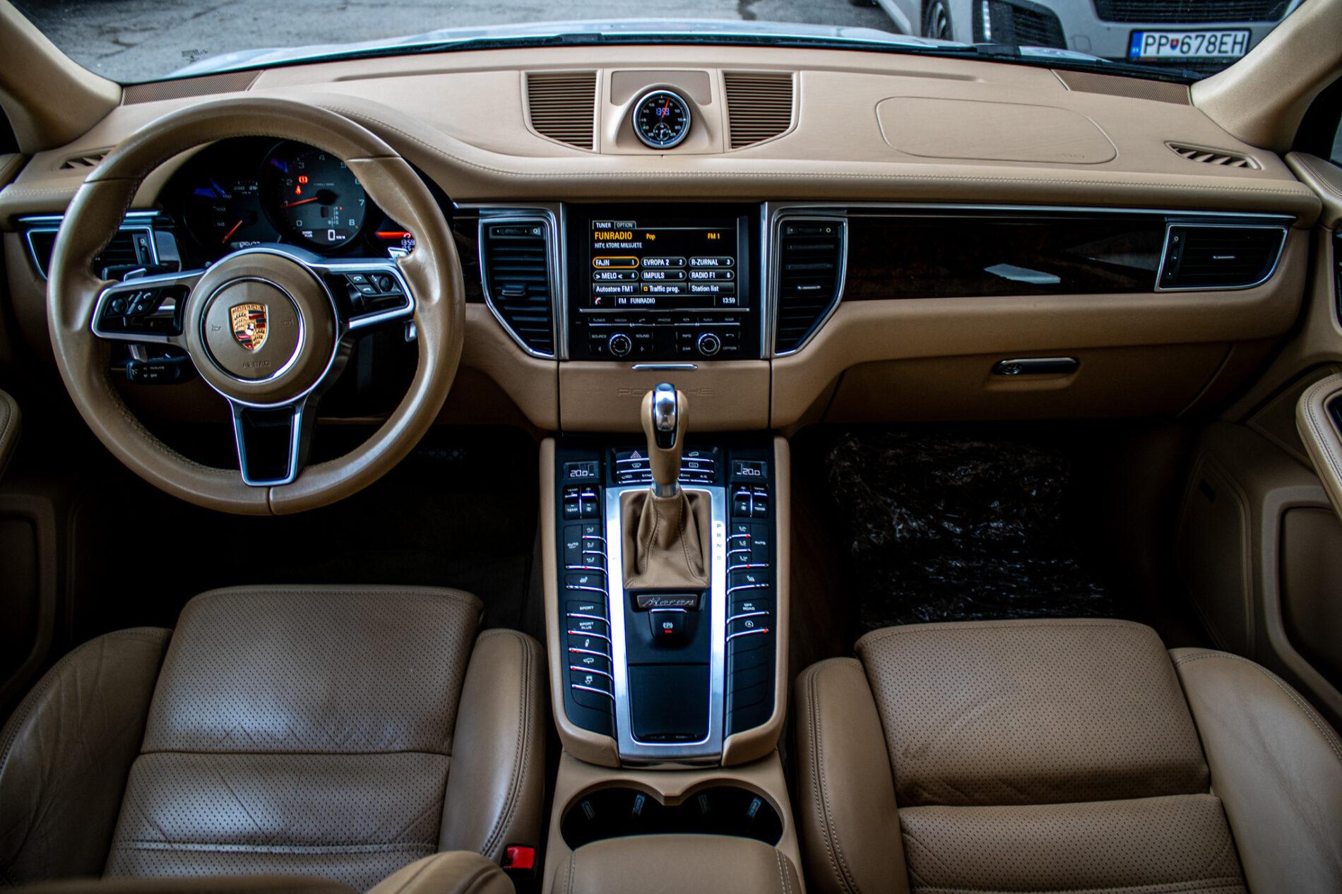 2014 Porsche Macan S, stříbrná suv, 125 433 km