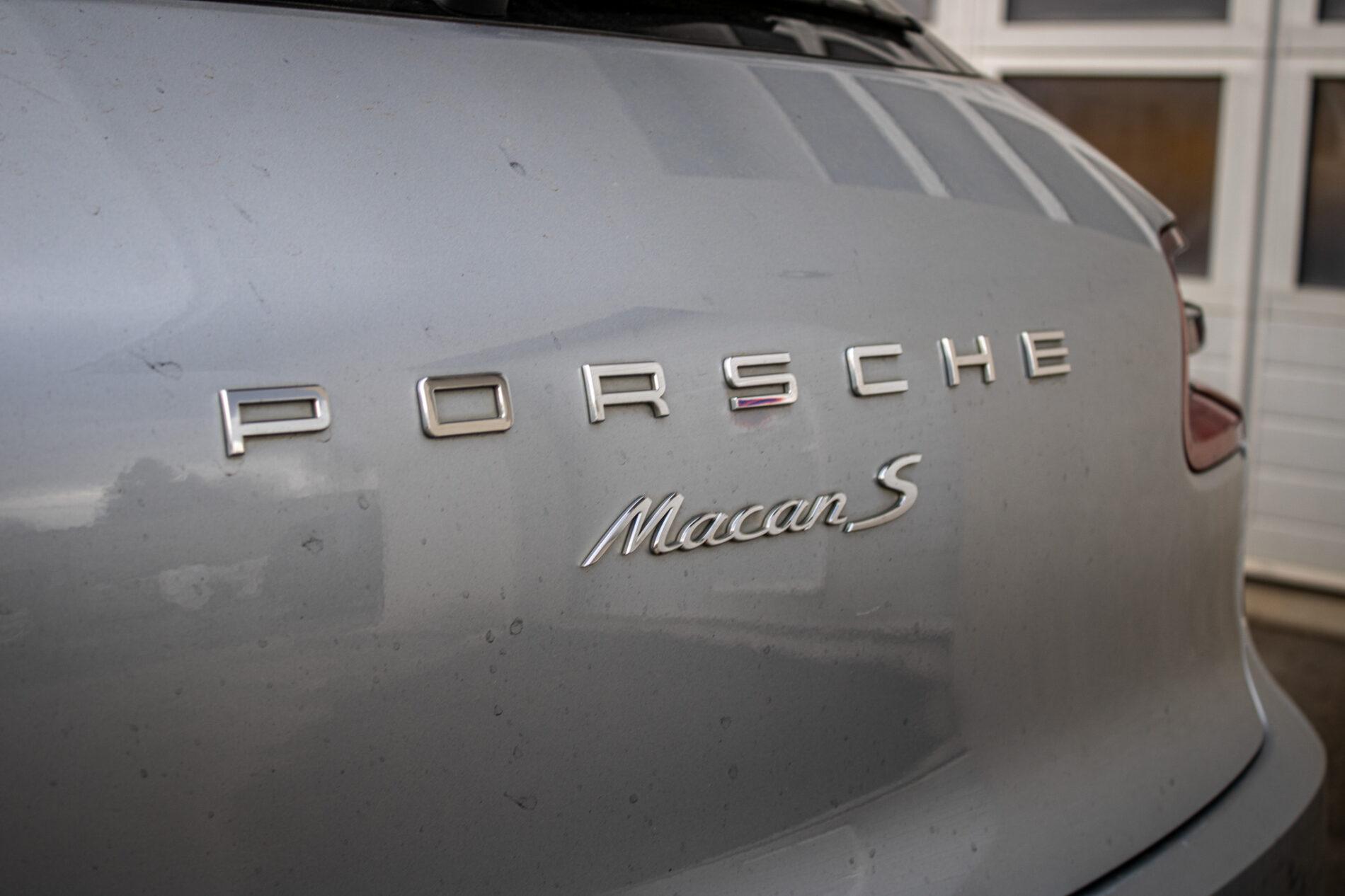 2014 Porsche Macan S, stříbrná suv, 125 433 km