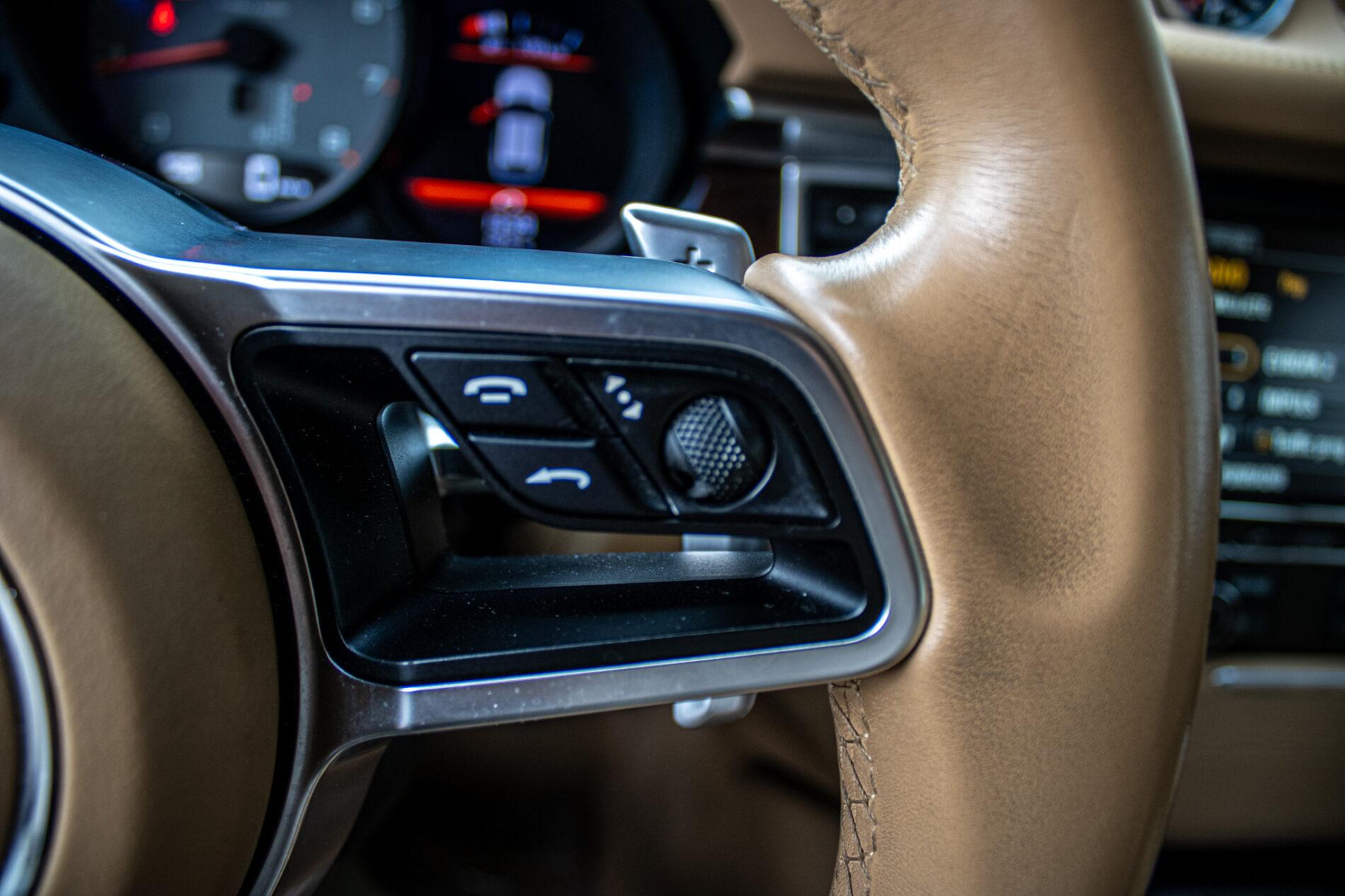 2014 Porsche Macan S, stříbrná suv, 125 433 km