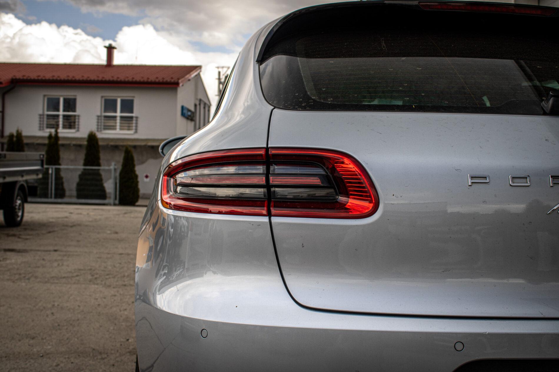 2014 Porsche Macan S, stříbrná suv, 125 433 km