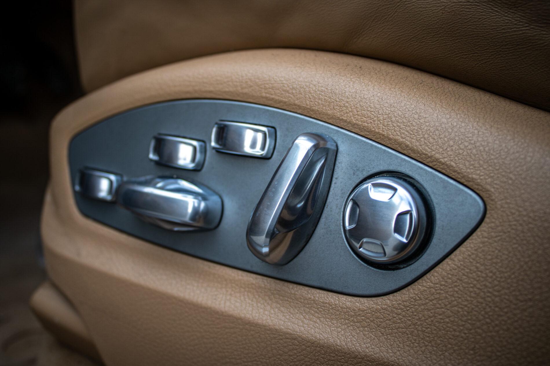 2014 Porsche Macan S, stříbrná suv, 125 433 km