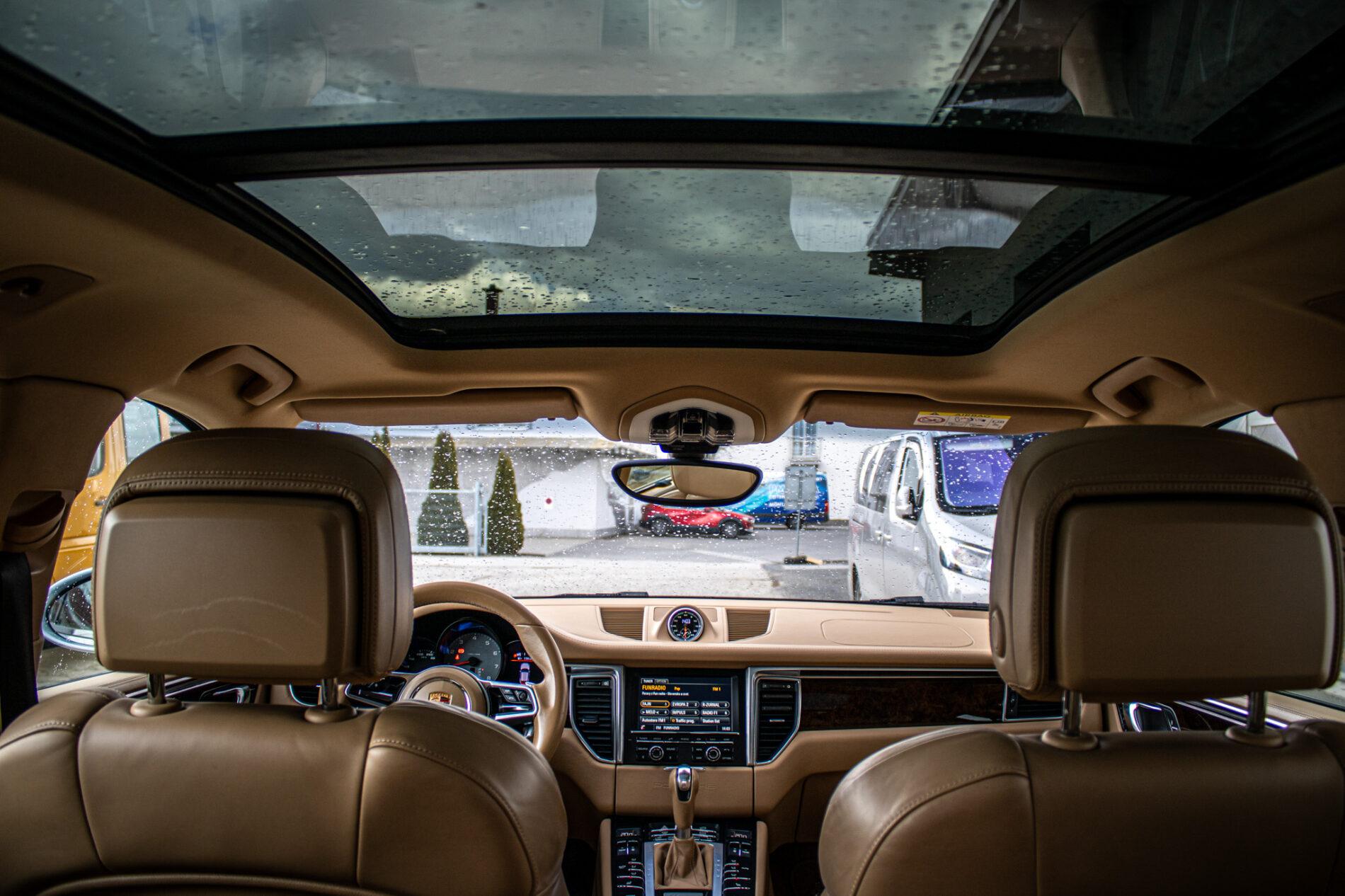 2014 Porsche Macan S, stříbrná suv, 125 433 km
